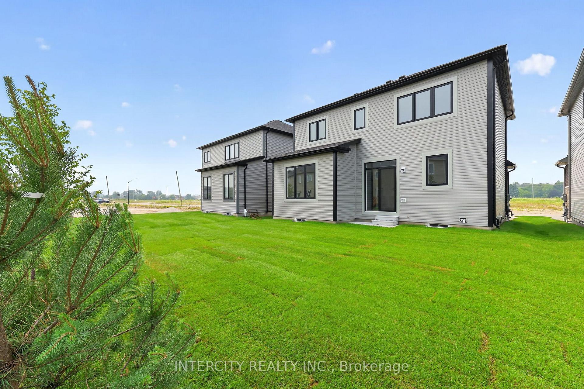 Photo 38 of 14 Legacy Circle, Wasaga Beach — HOMEH
