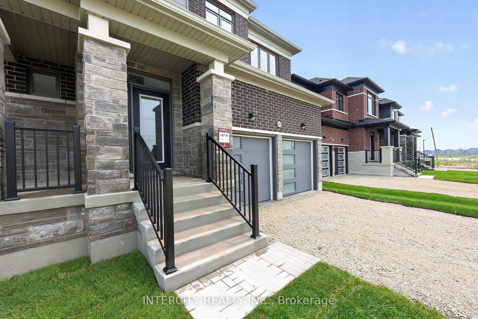 Photo 6 of 16 Legacy Circle, Wasaga Beach — HOMEH