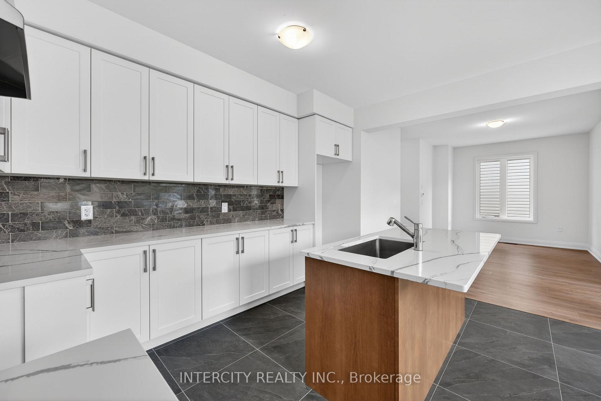 Photo 15 of 16 Legacy Circle, Wasaga Beach — HOMEH