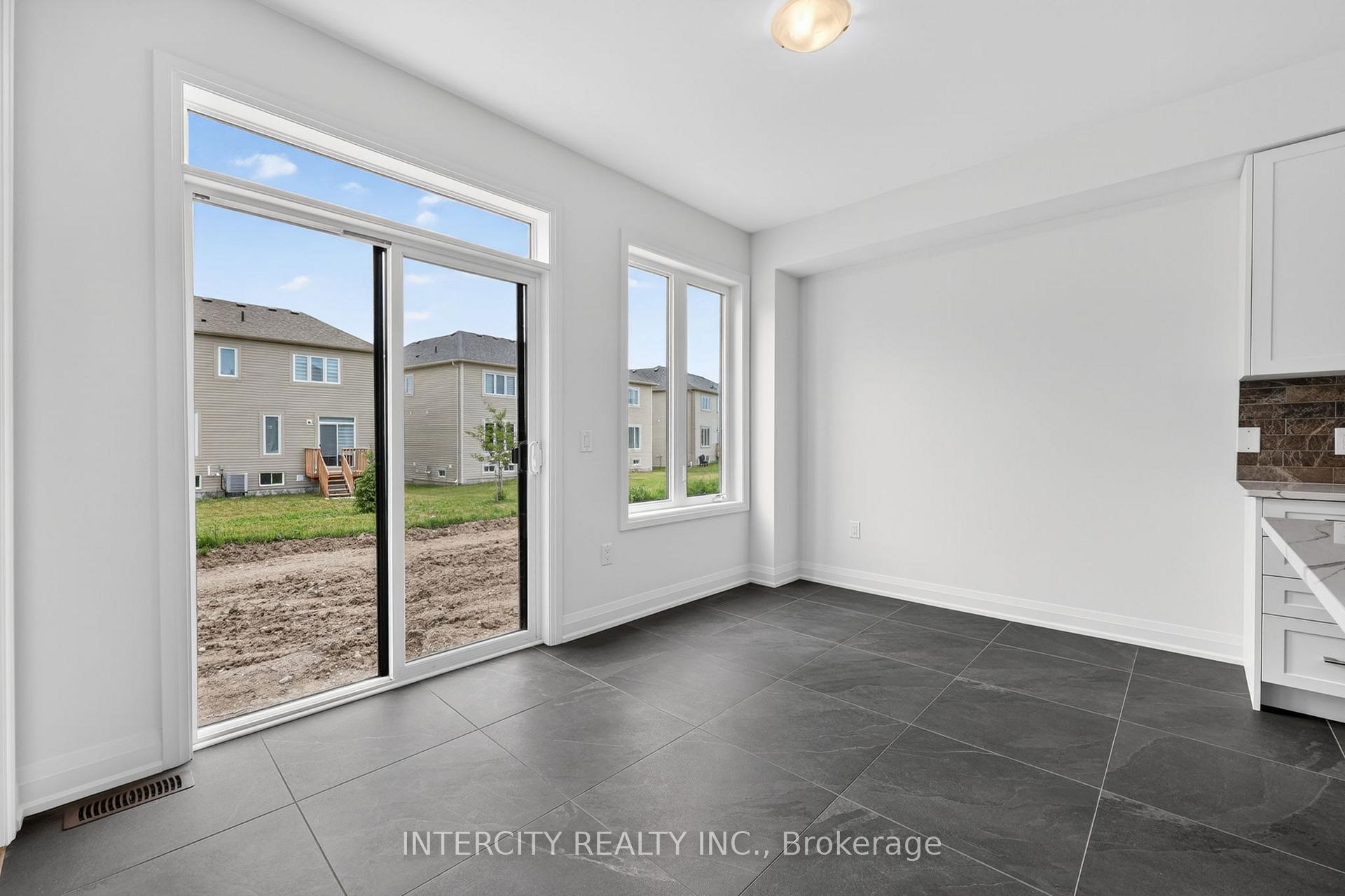 Photo 16 of 16 Legacy Circle, Wasaga Beach — HOMEH