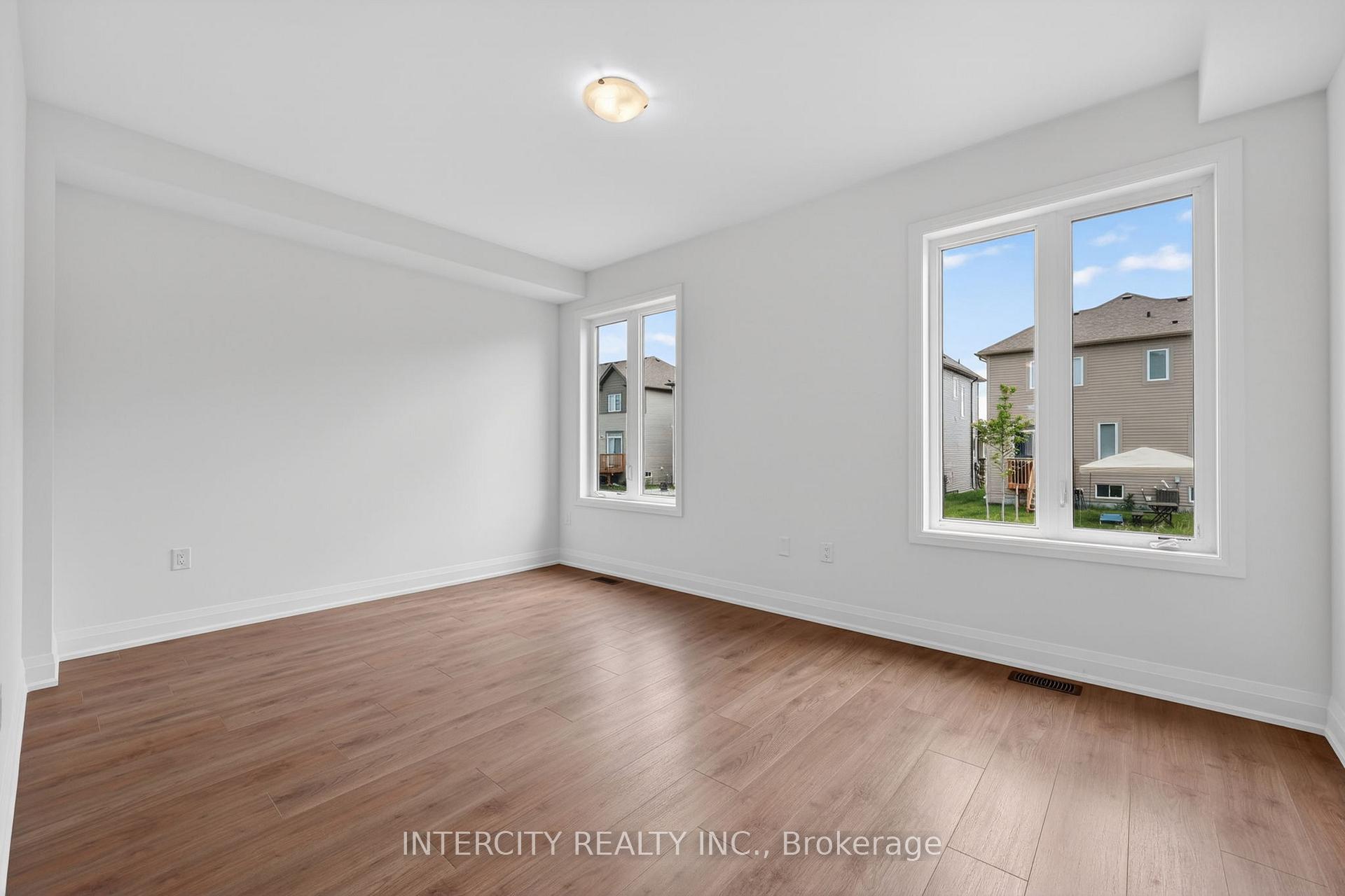 Photo 24 of 16 Legacy Circle, Wasaga Beach — HOMEH