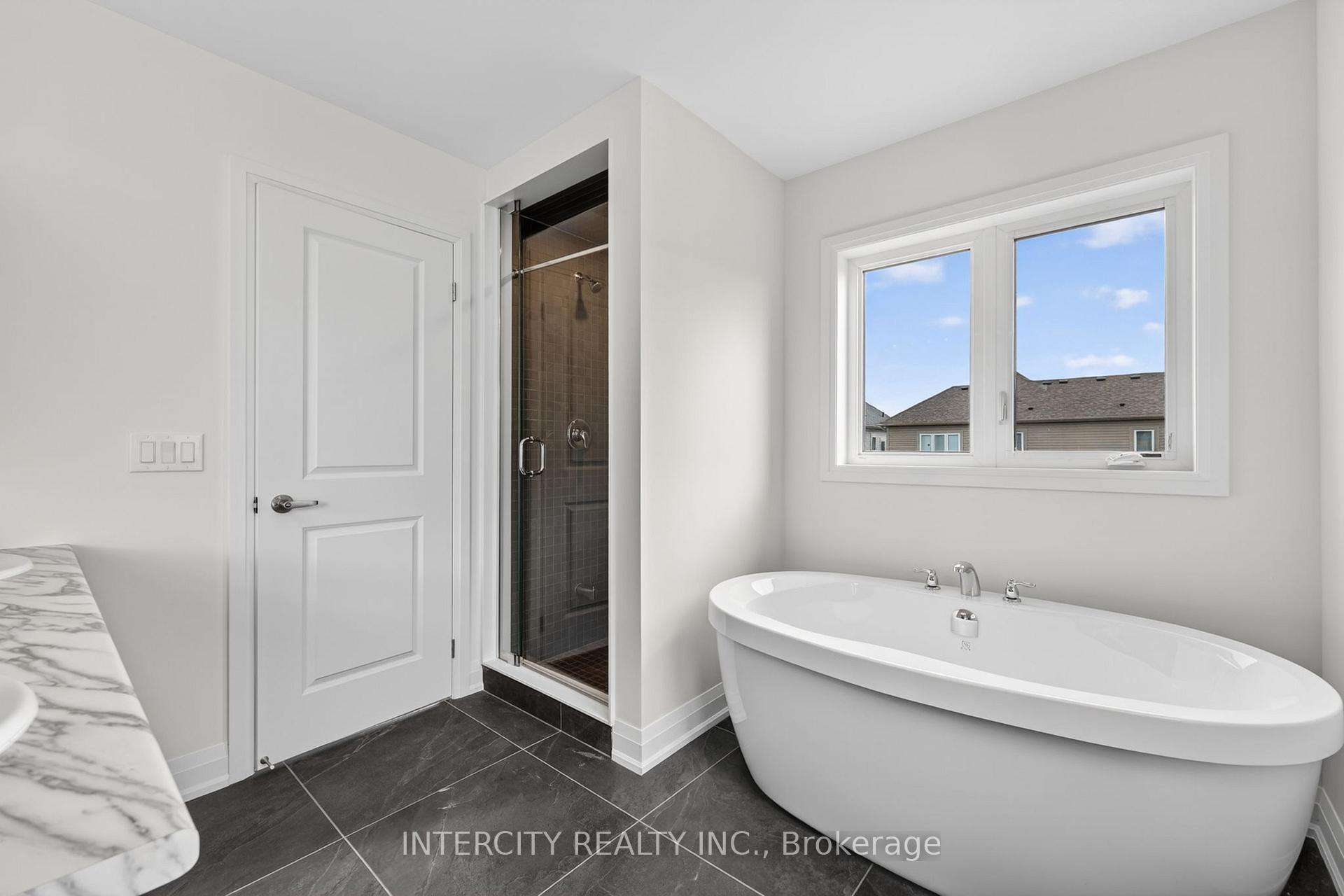 Photo 32 of 16 Legacy Circle, Wasaga Beach — HOMEH