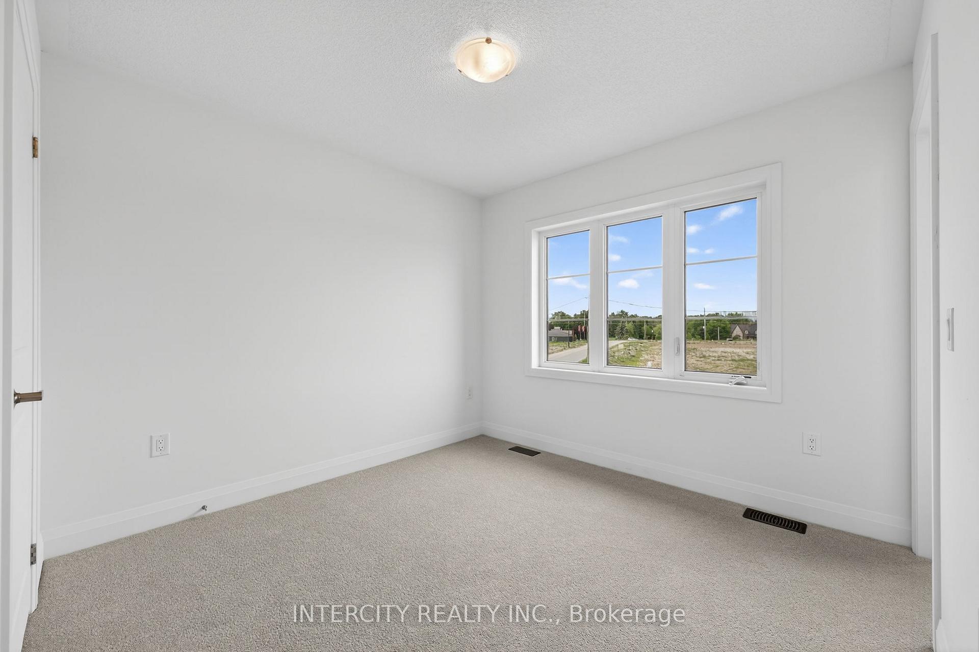 Photo 35 of 16 Legacy Circle, Wasaga Beach — HOMEH