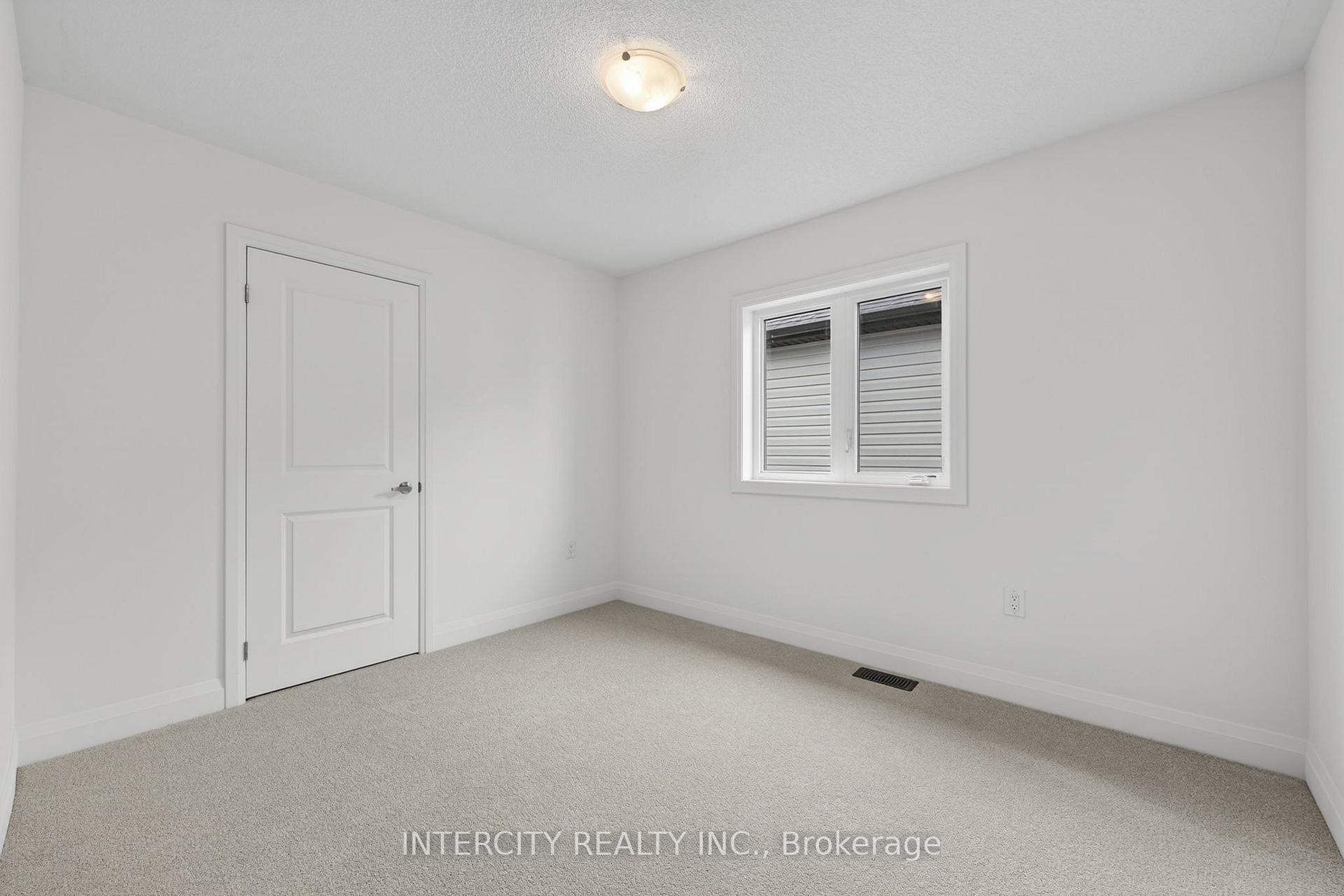 Photo 39 of 16 Legacy Circle, Wasaga Beach — HOMEH