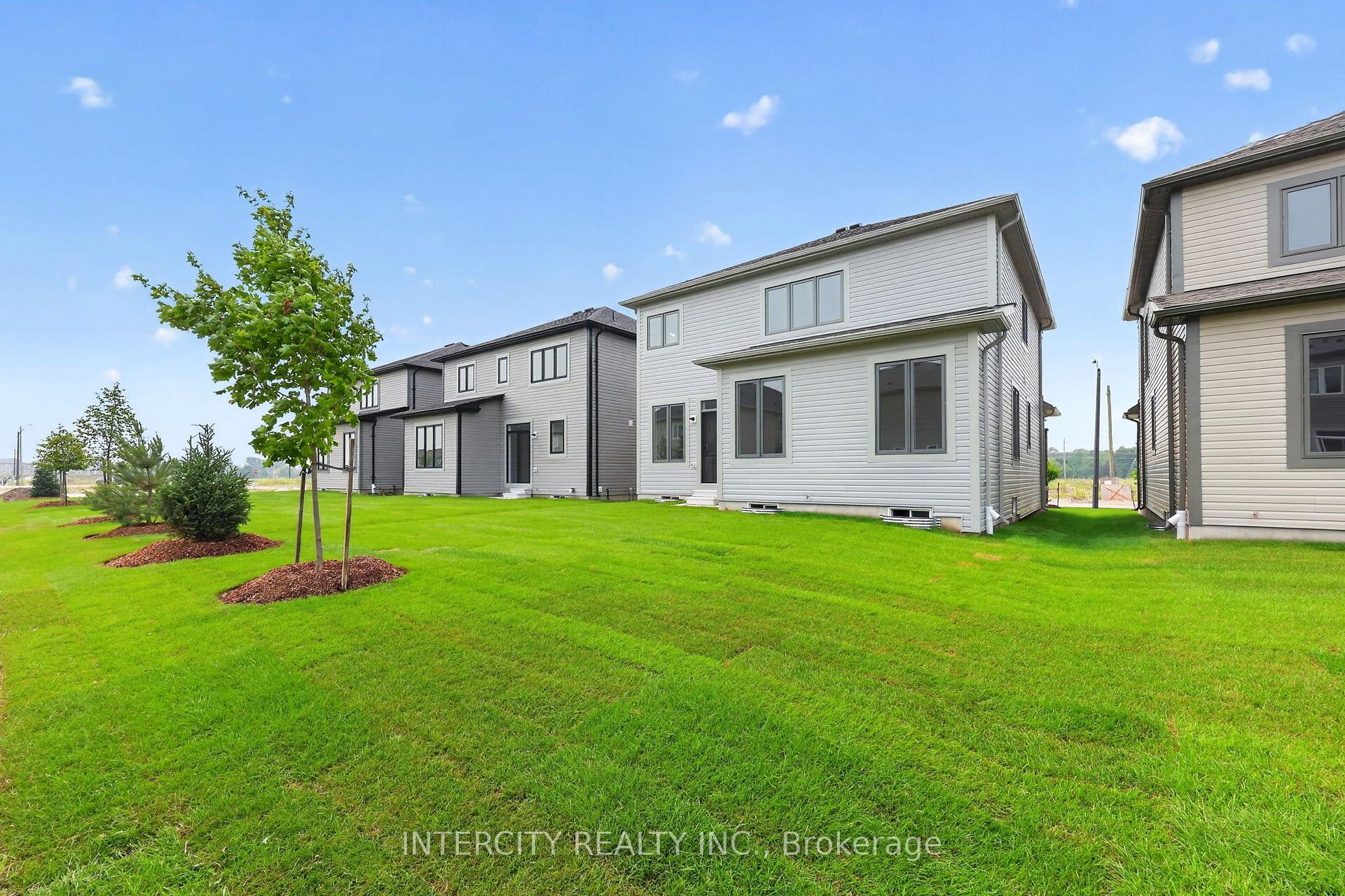 Photo 46 of 16 Legacy Circle, Wasaga Beach — HOMEH