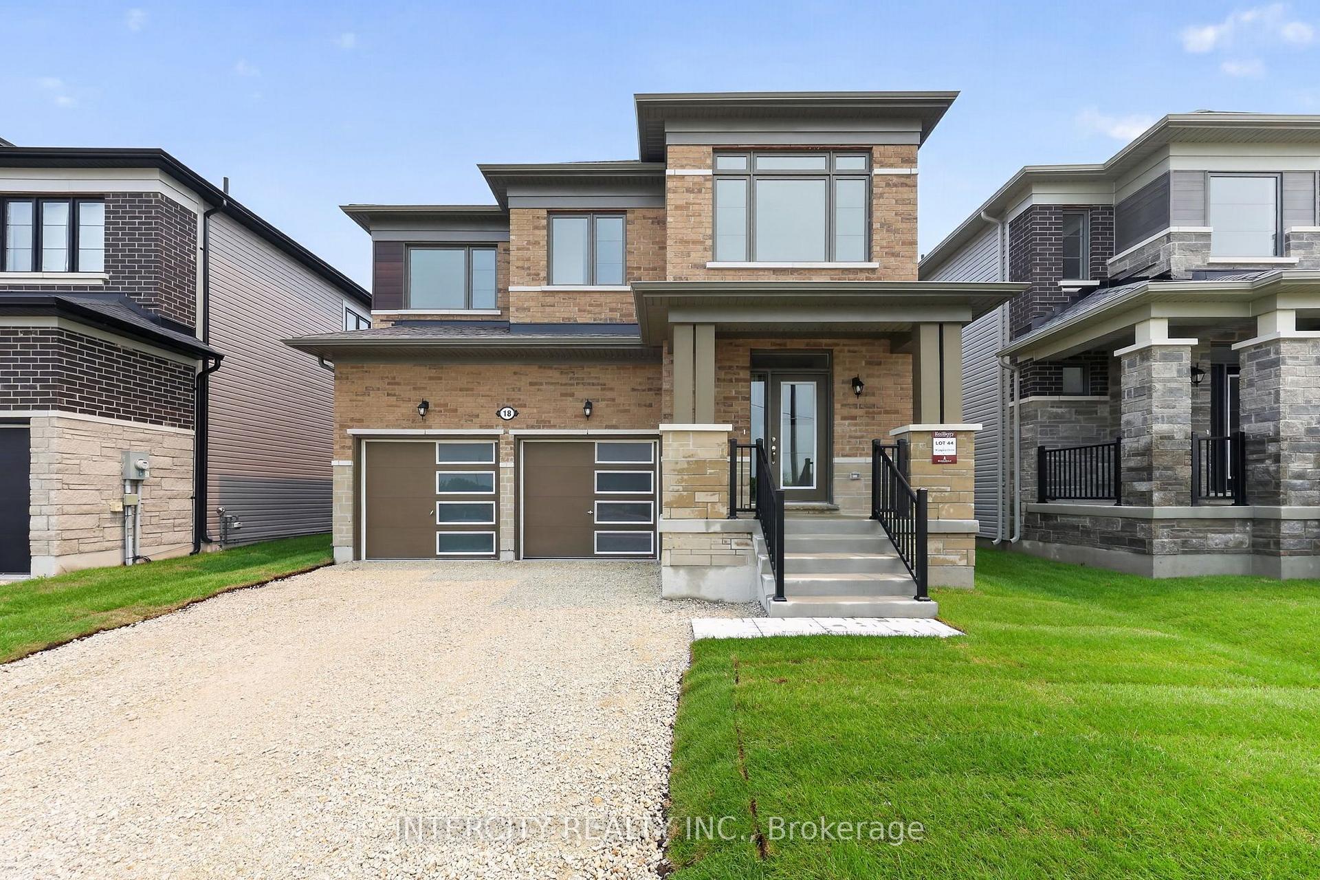 Photo 4 of 18 Legacy Circle, Wasaga Beach — HOMEH