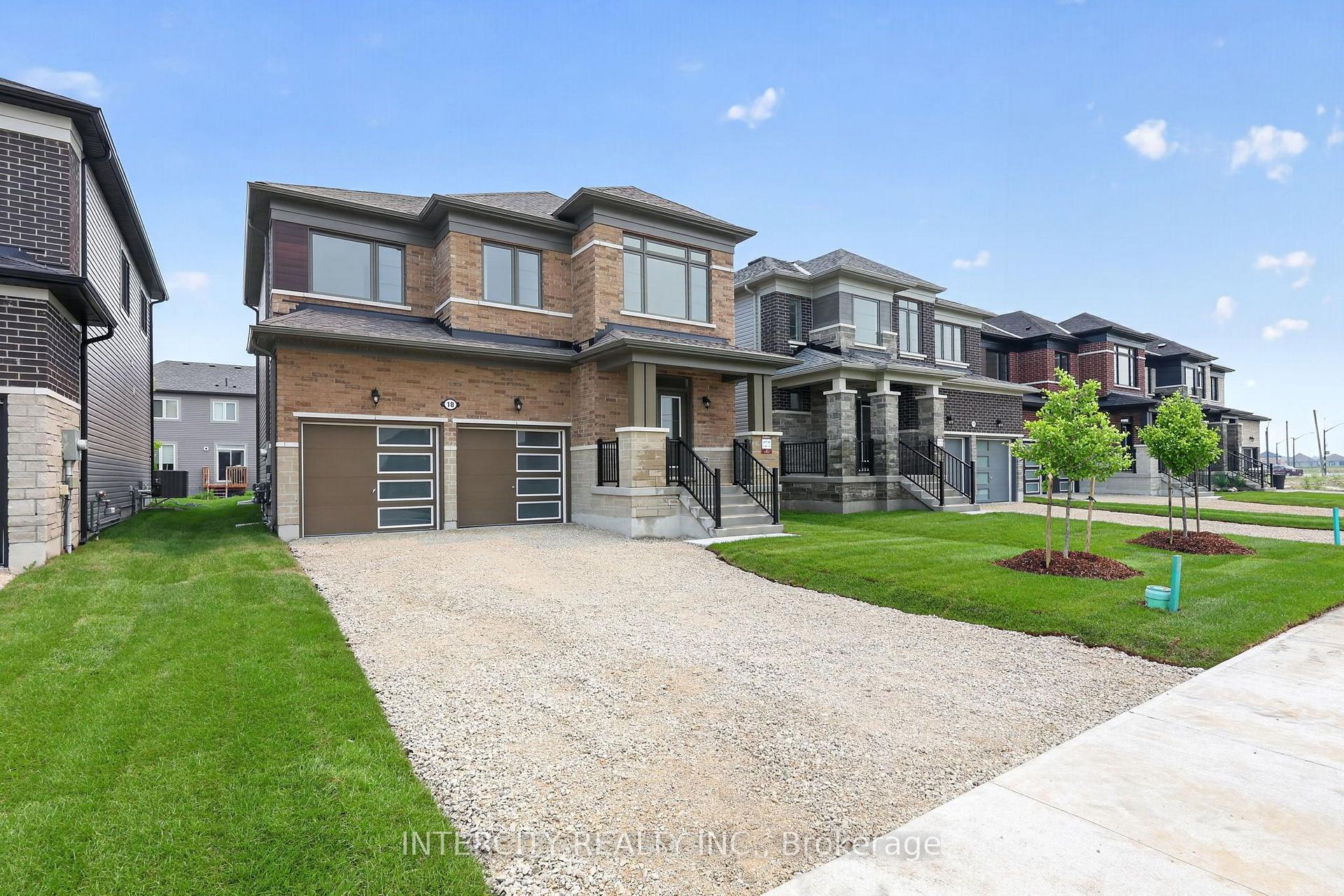 Photo 6 of 18 Legacy Circle, Wasaga Beach — HOMEH