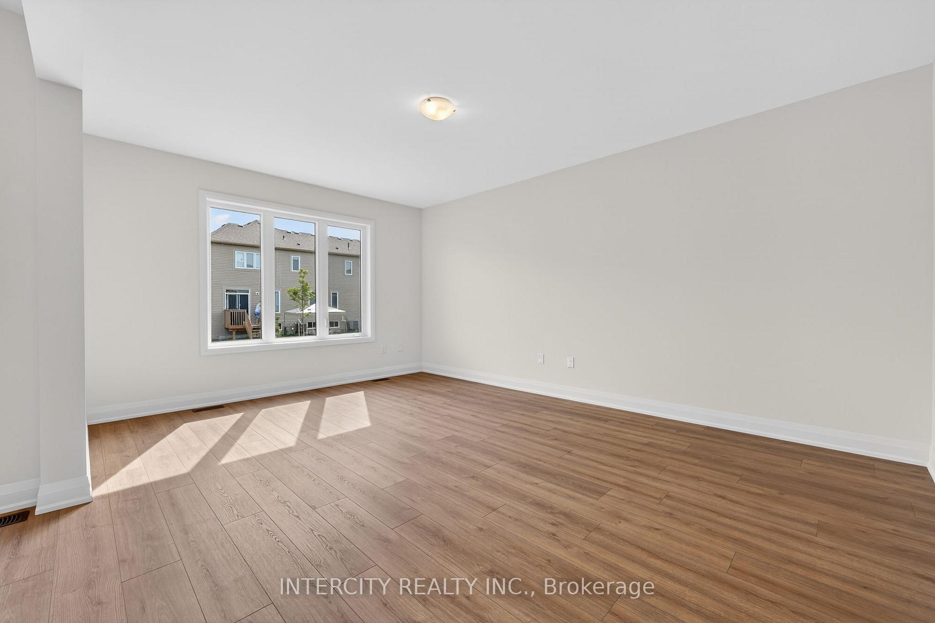 Photo 19 of 18 Legacy Circle, Wasaga Beach — HOMEH
