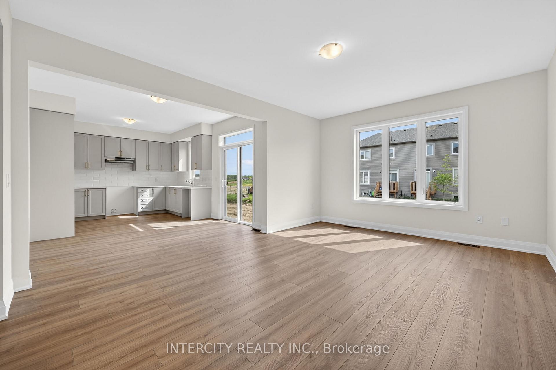 Photo 20 of 18 Legacy Circle, Wasaga Beach — HOMEH
