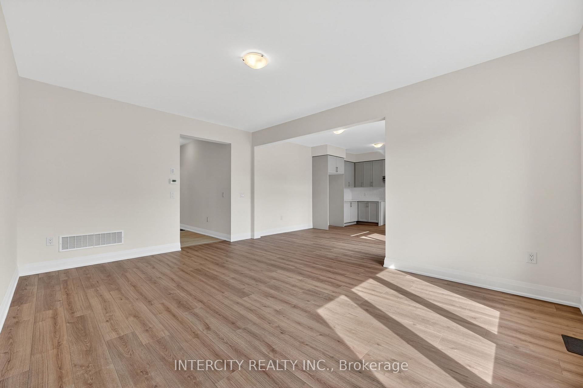Photo 21 of 18 Legacy Circle, Wasaga Beach — HOMEH
