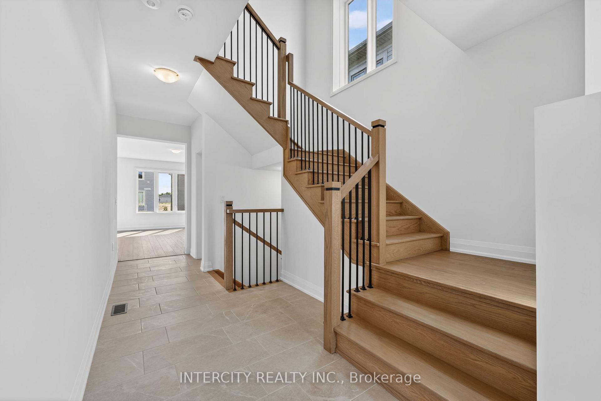 Photo 23 of 18 Legacy Circle, Wasaga Beach — HOMEH