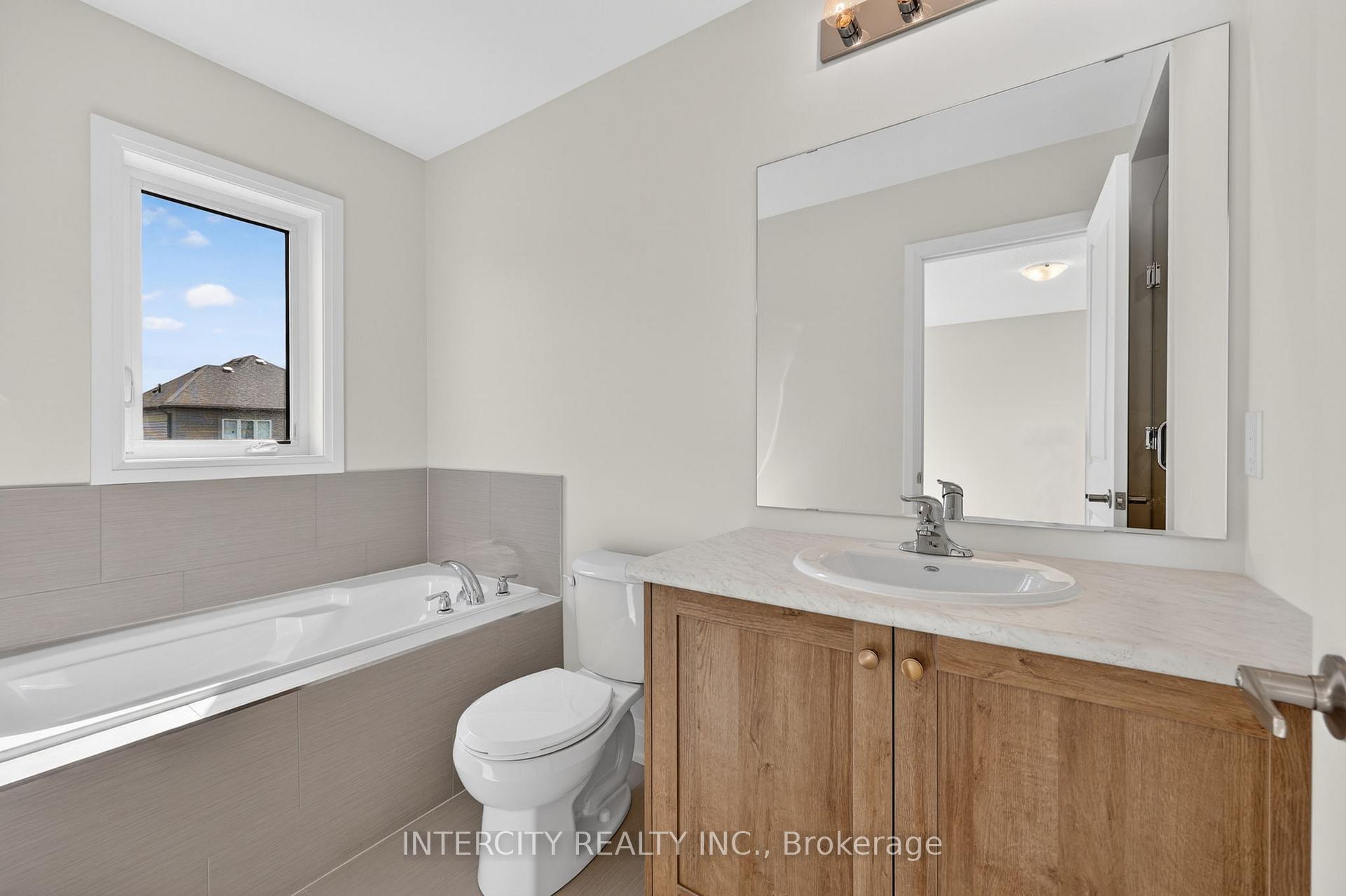 Photo 27 of 18 Legacy Circle, Wasaga Beach — HOMEH