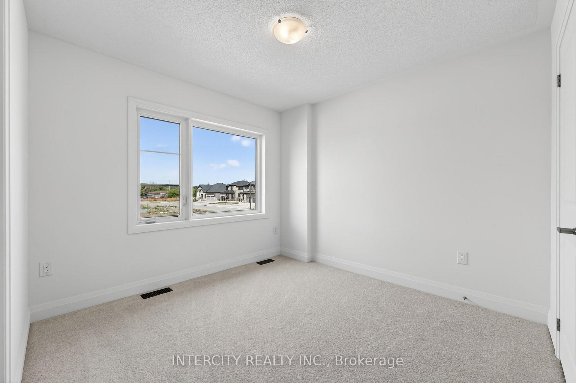 Photo 30 of 18 Legacy Circle, Wasaga Beach — HOMEH