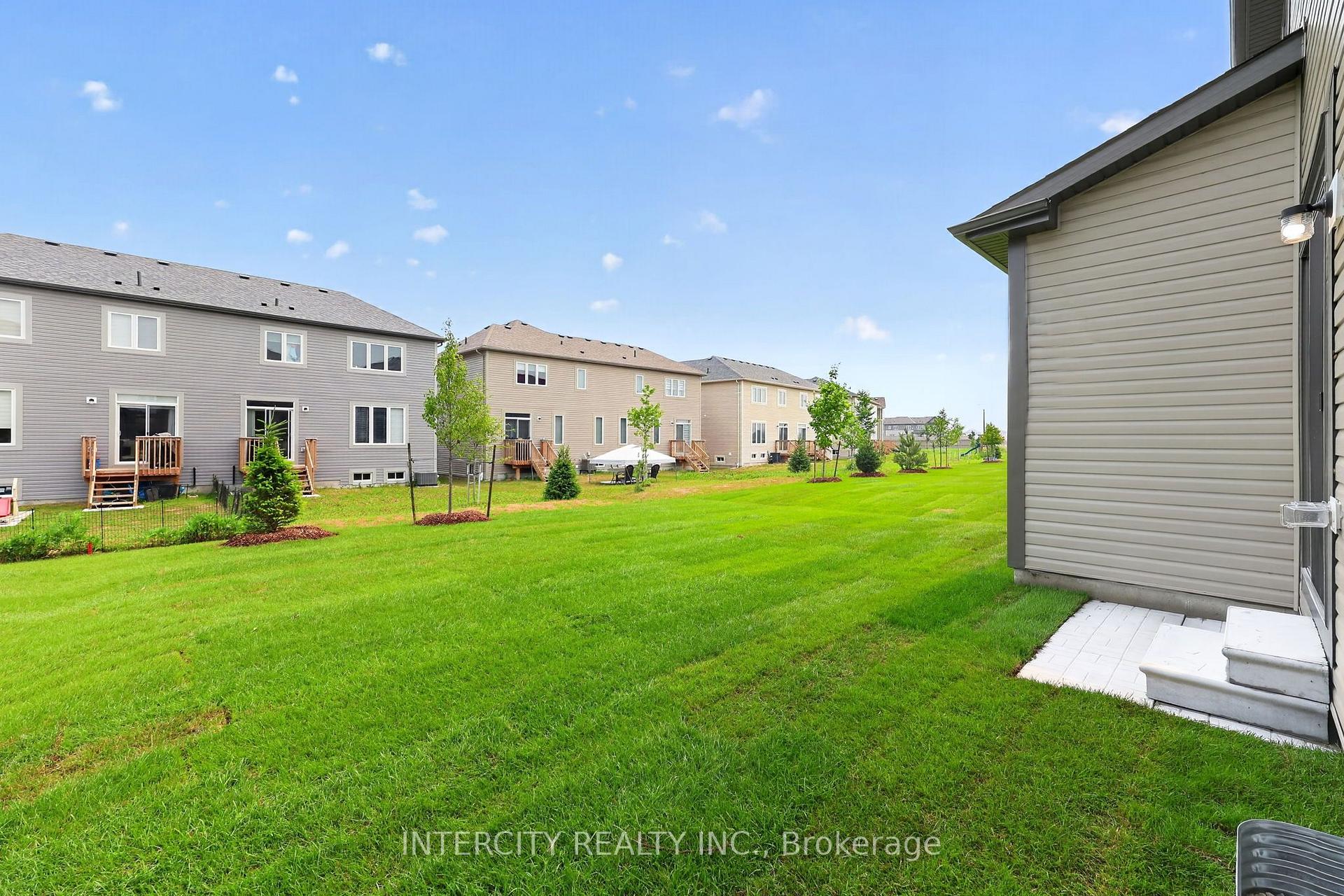 Photo 39 of 18 Legacy Circle, Wasaga Beach — HOMEH