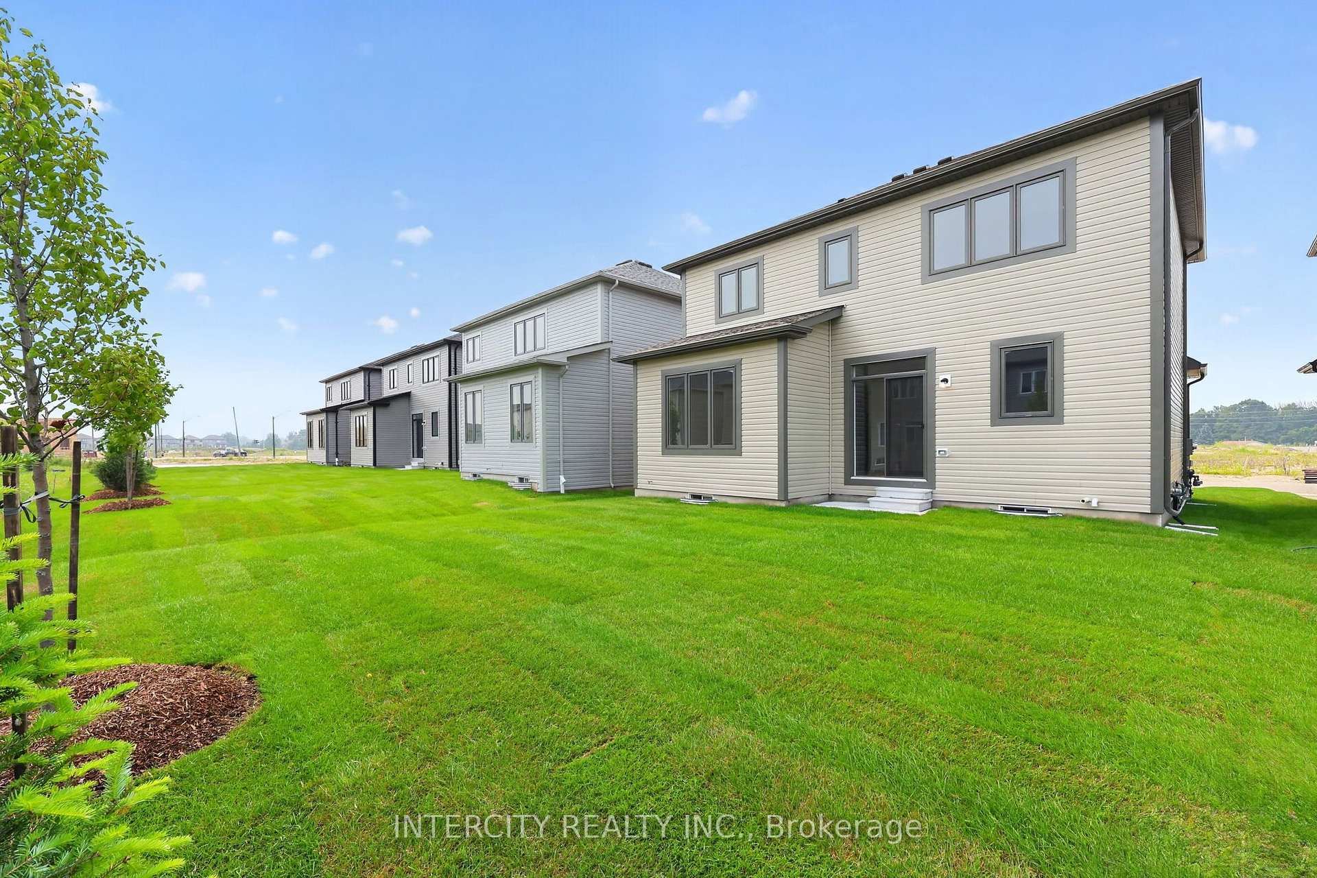 Photo 40 of 18 Legacy Circle, Wasaga Beach — HOMEH