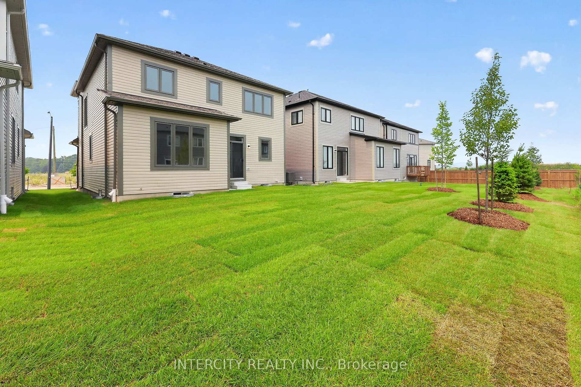 Photo 42 of 18 Legacy Circle, Wasaga Beach — HOMEH