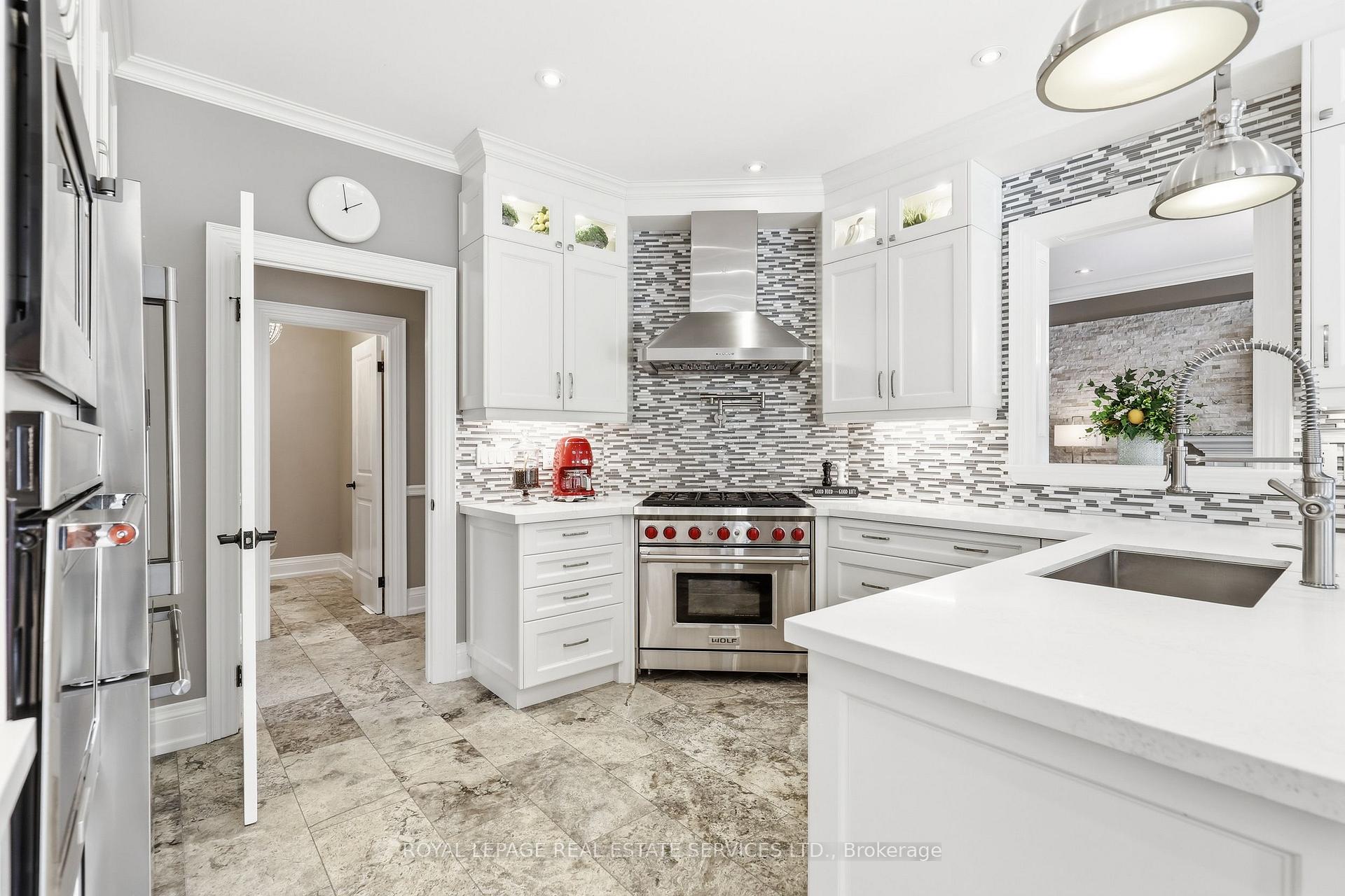 Photo 12 of 2149 Alderbrook Drive, Oakville, Westmount — HOMEH