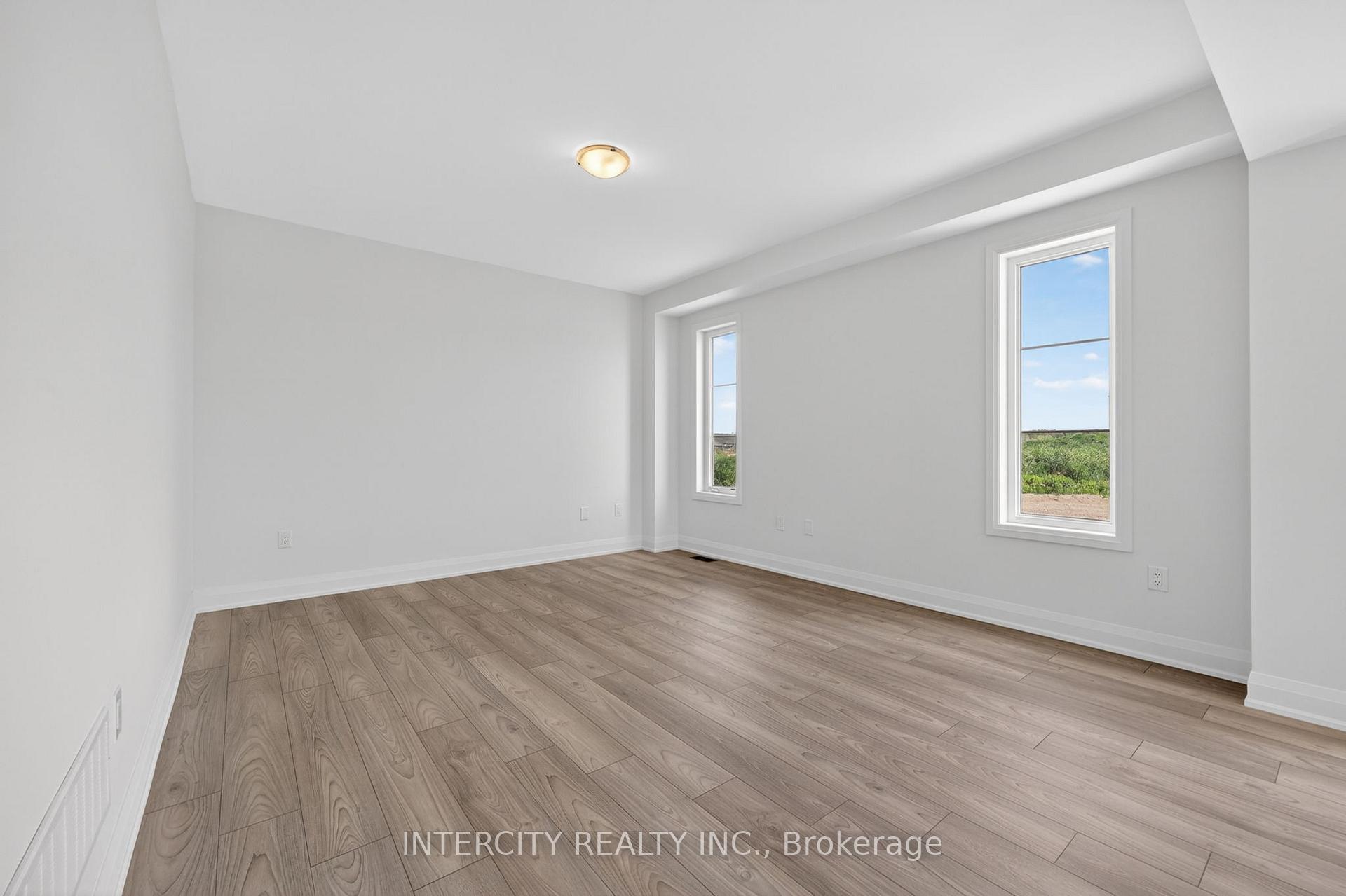 Photo 19 of 24 Legacy Circle, Wasaga Beach — HOMEH