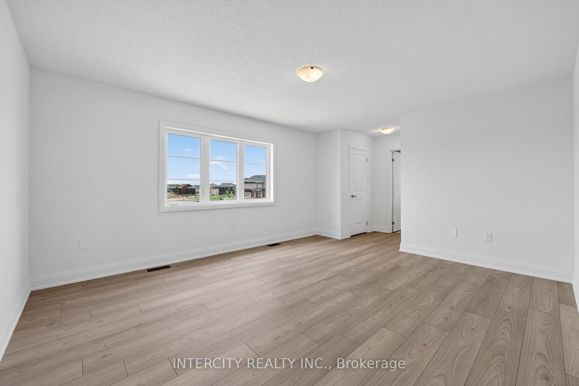 Photo 26 of 24 Legacy Circle, Wasaga Beach — HOMEH