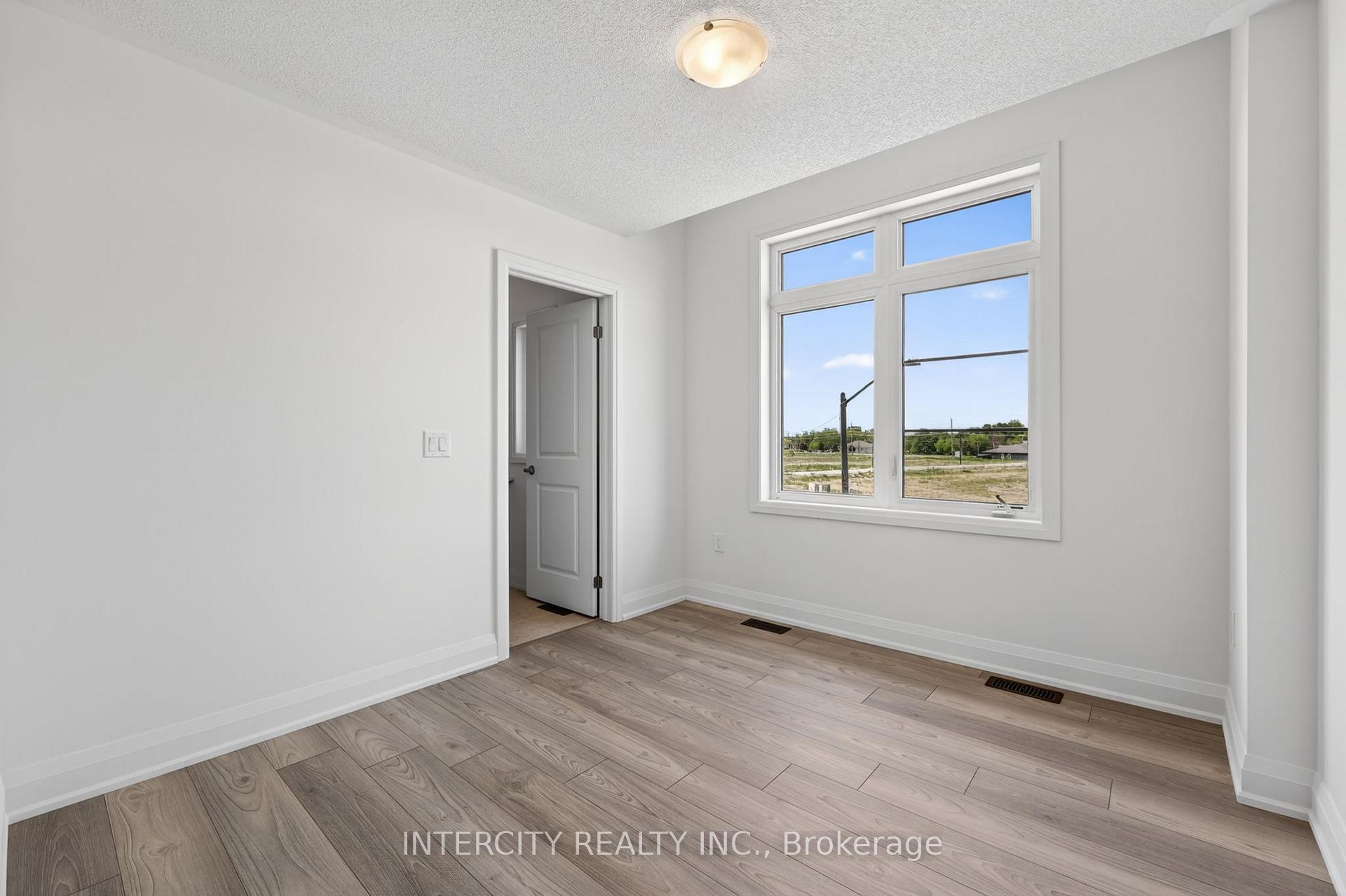 Photo 31 of 24 Legacy Circle, Wasaga Beach — HOMEH