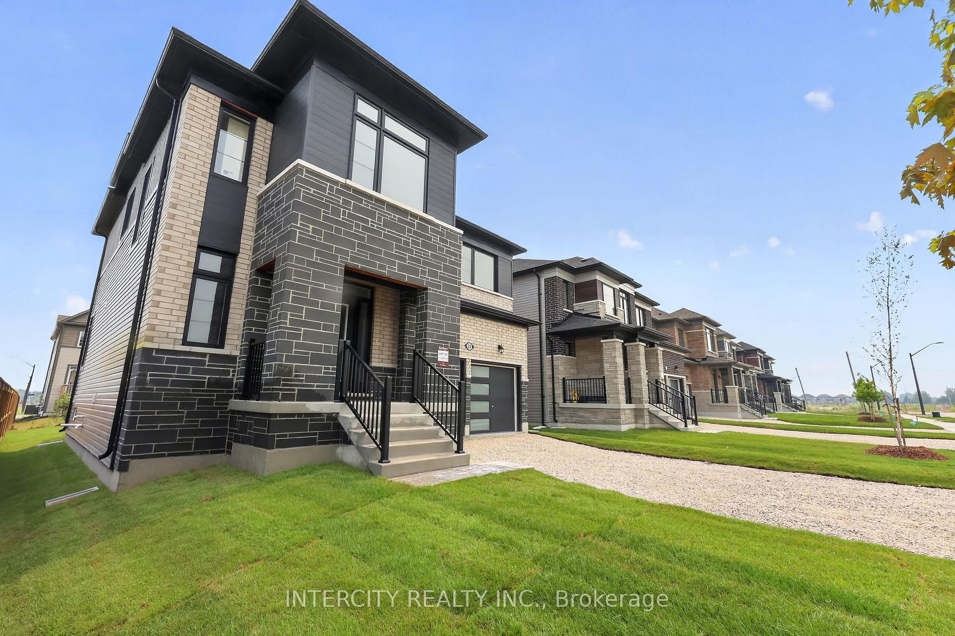 Photo 5 of 22 Legacy Circle, Wasaga Beach — HOMEH