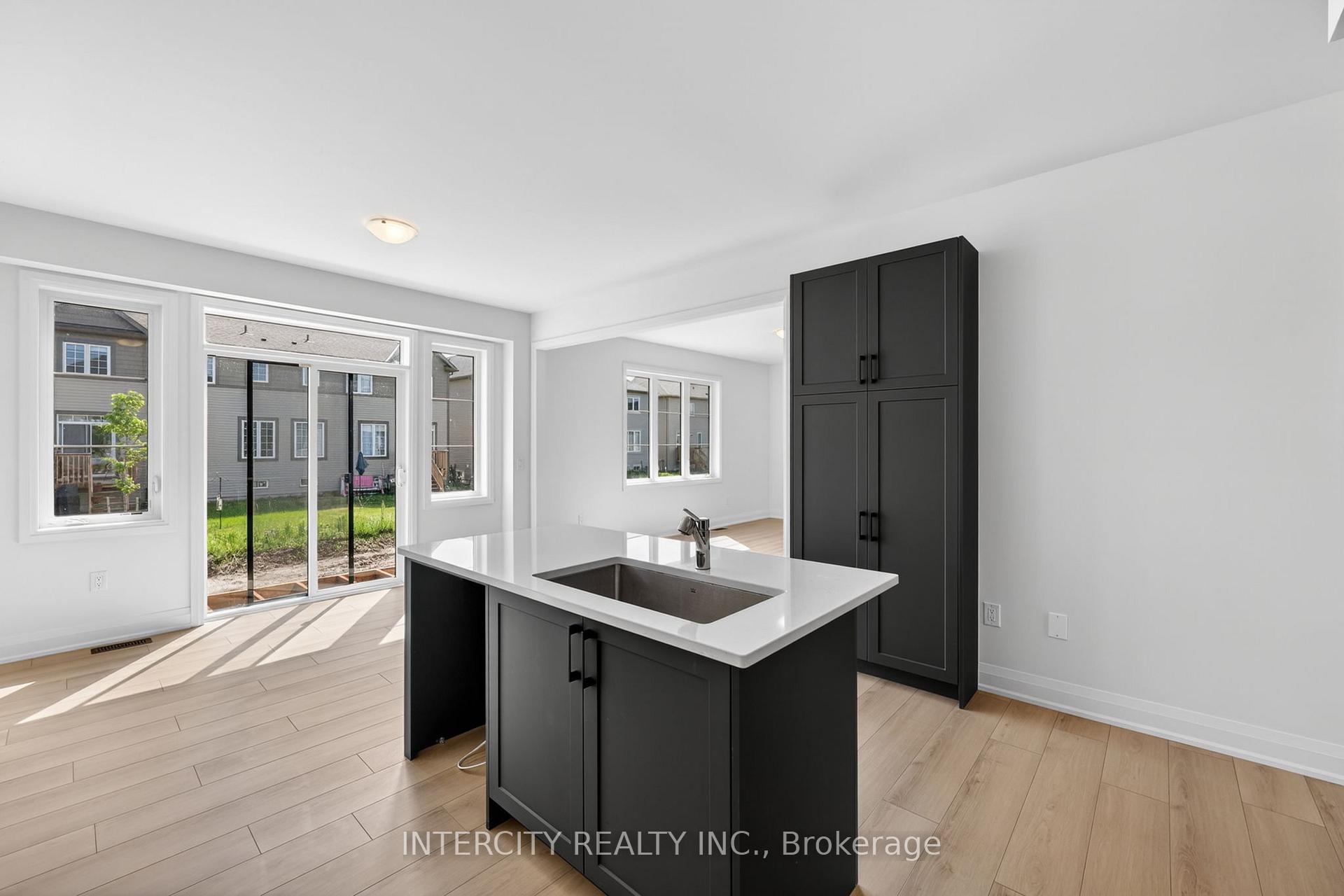 Photo 12 of 22 Legacy Circle, Wasaga Beach — HOMEH