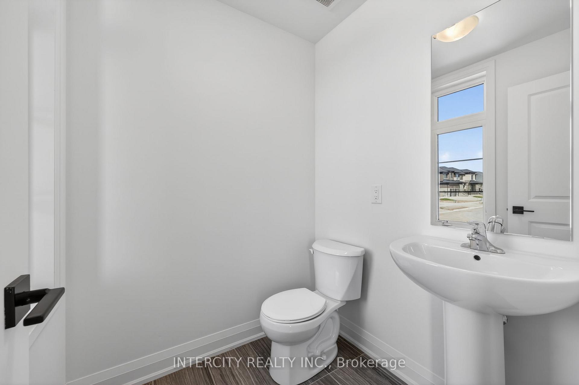 Photo 19 of 22 Legacy Circle, Wasaga Beach — HOMEH