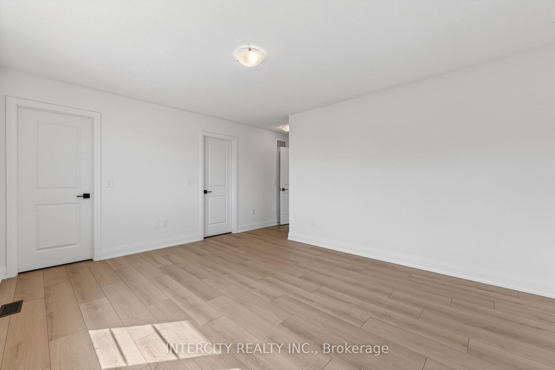 Photo 23 of 22 Legacy Circle, Wasaga Beach — HOMEH