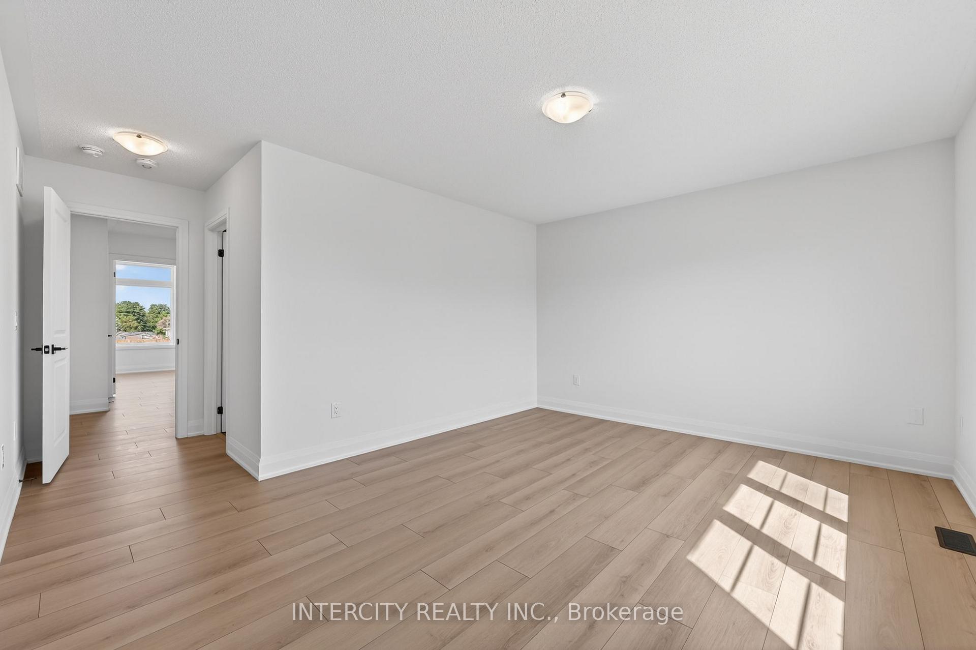 Photo 24 of 22 Legacy Circle, Wasaga Beach — HOMEH