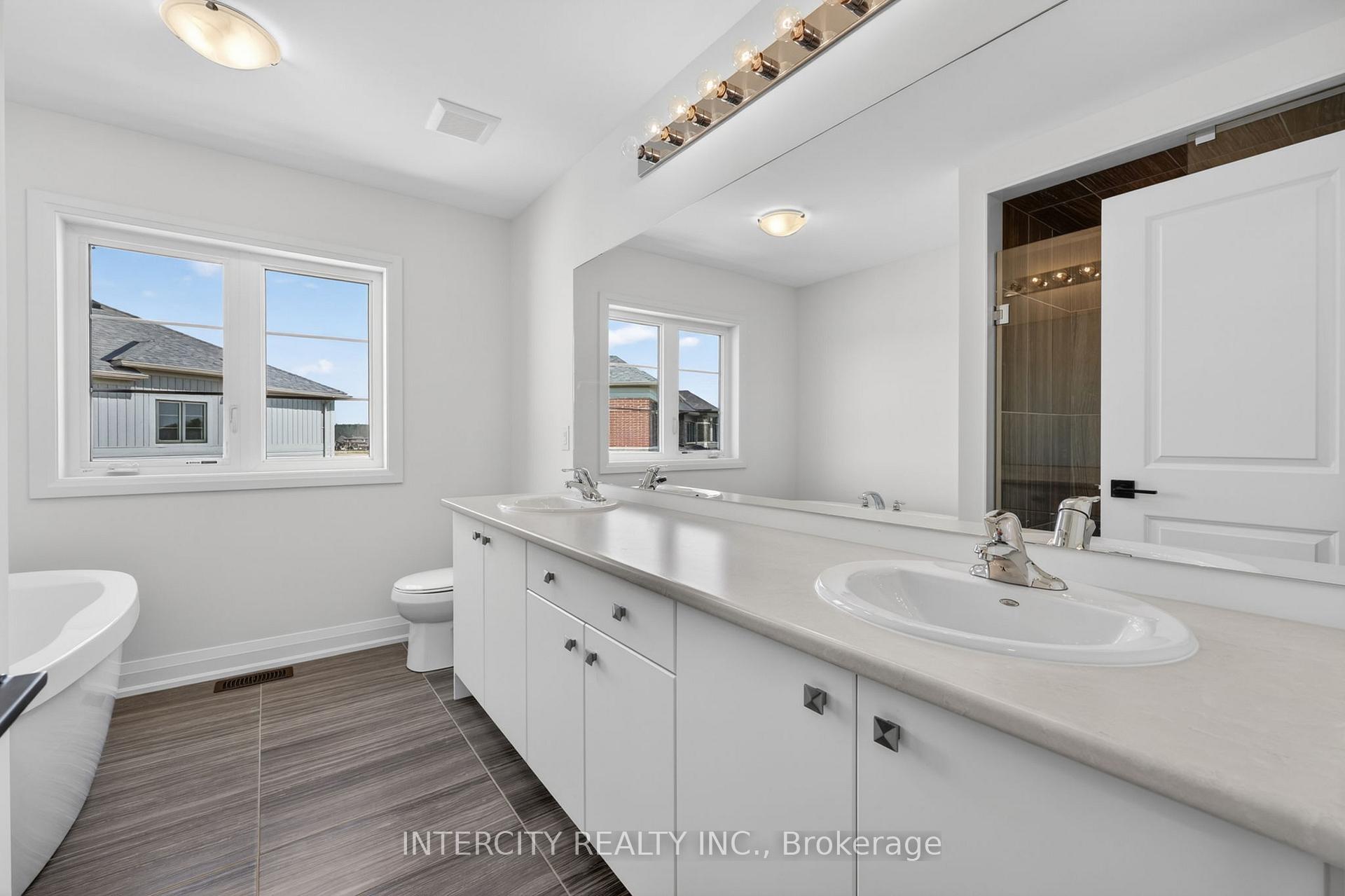 Photo 25 of 22 Legacy Circle, Wasaga Beach — HOMEH