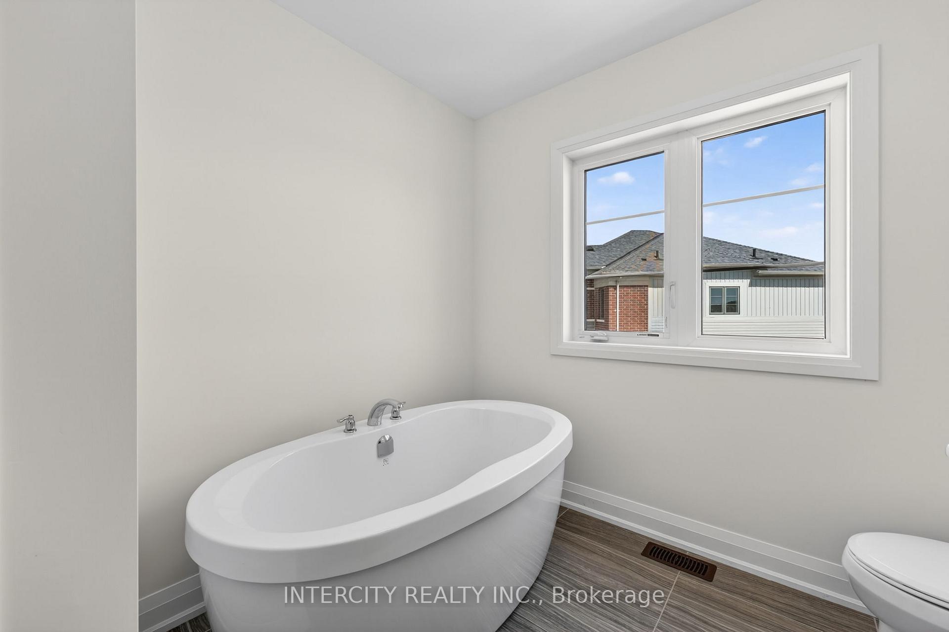 Photo 26 of 22 Legacy Circle, Wasaga Beach — HOMEH