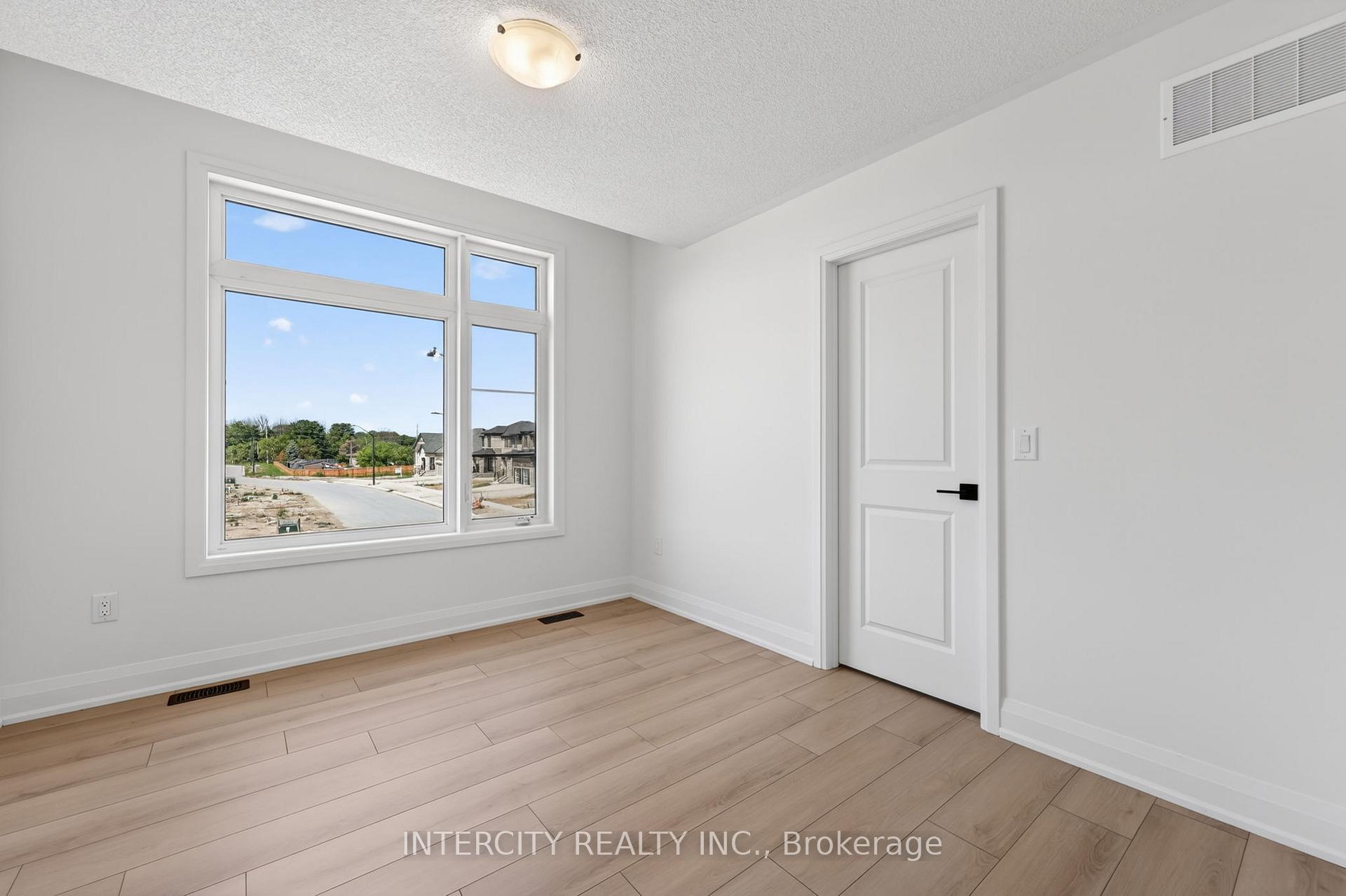 Photo 28 of 22 Legacy Circle, Wasaga Beach — HOMEH