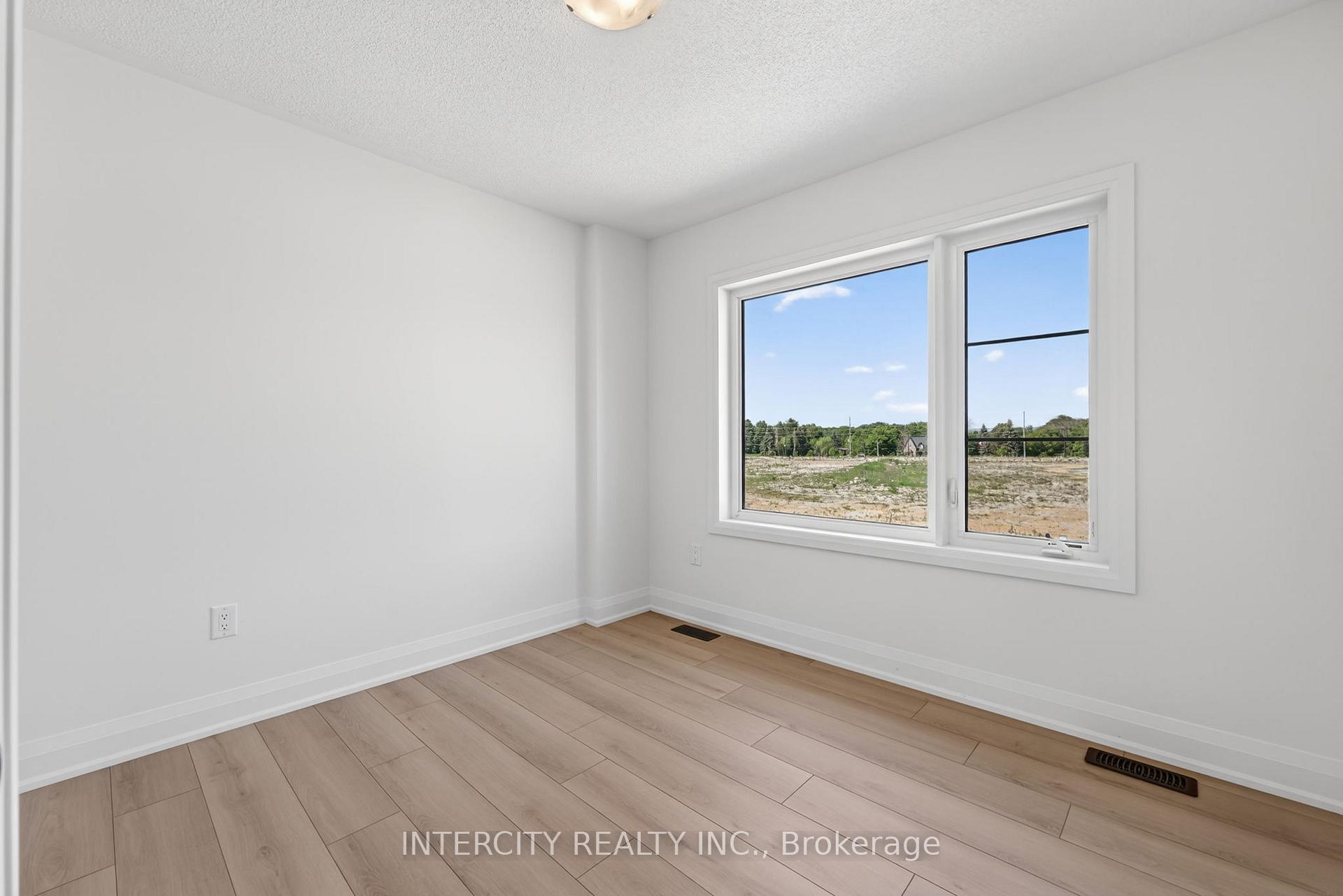 Photo 30 of 22 Legacy Circle, Wasaga Beach — HOMEH
