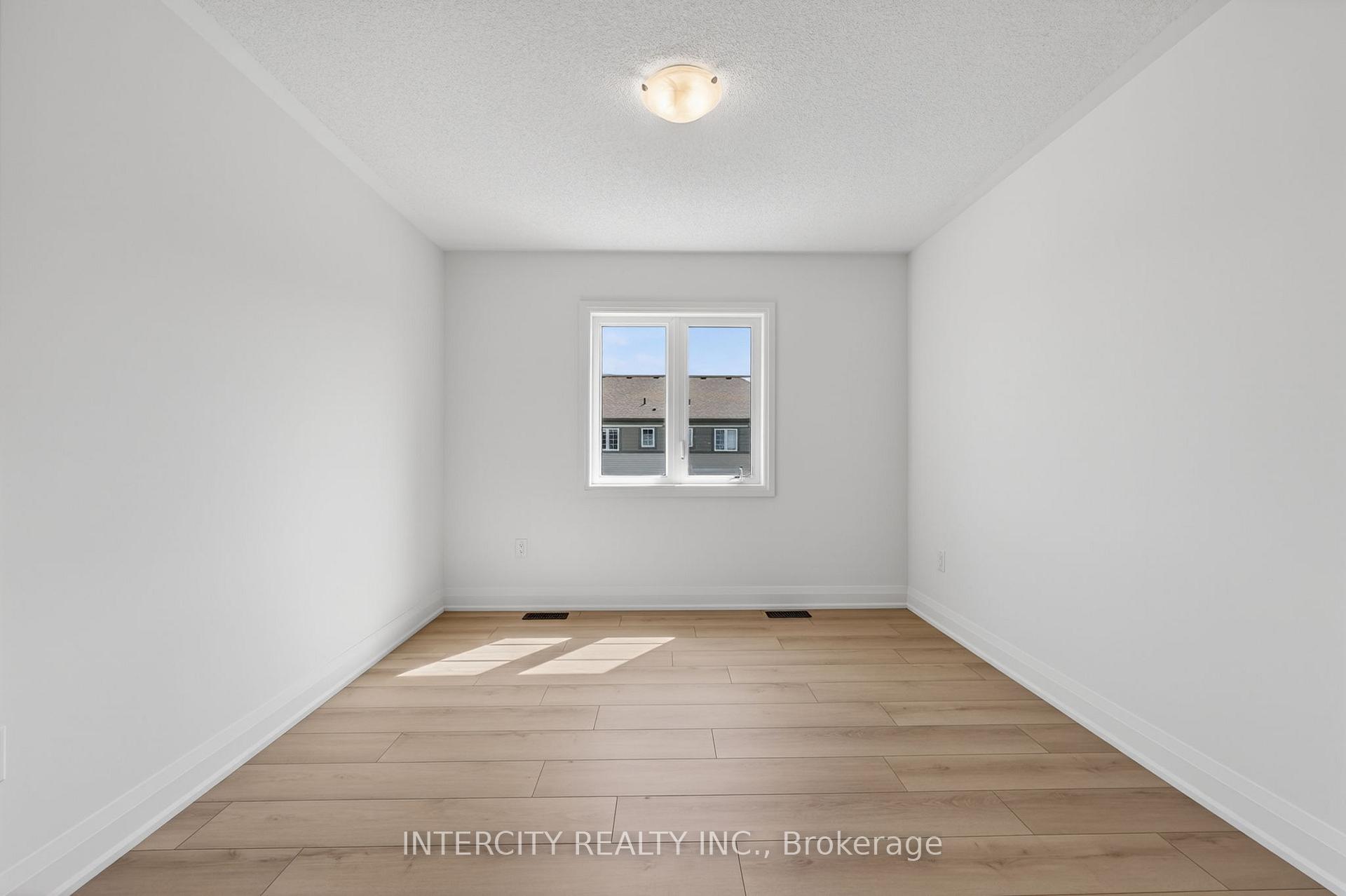 Photo 33 of 22 Legacy Circle, Wasaga Beach — HOMEH