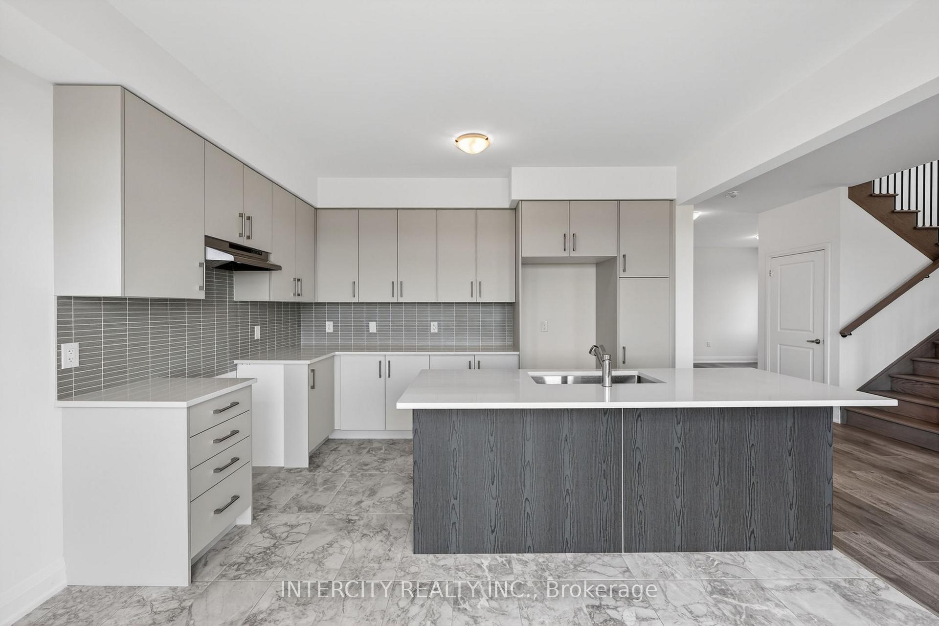 Photo 10 of 26 Legacy Circle, Wasaga Beach — HOMEH