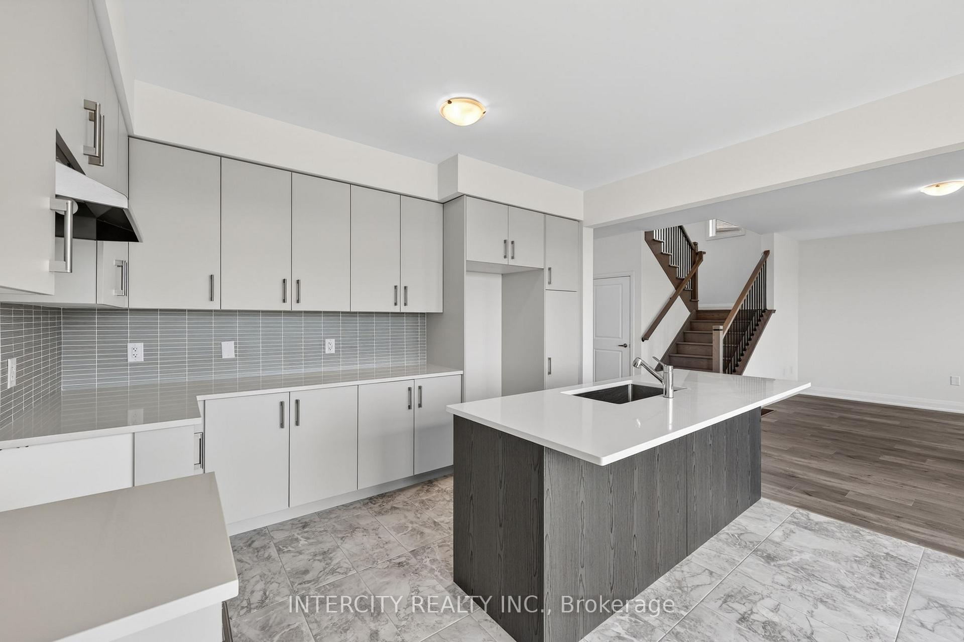 Photo 11 of 26 Legacy Circle, Wasaga Beach — HOMEH