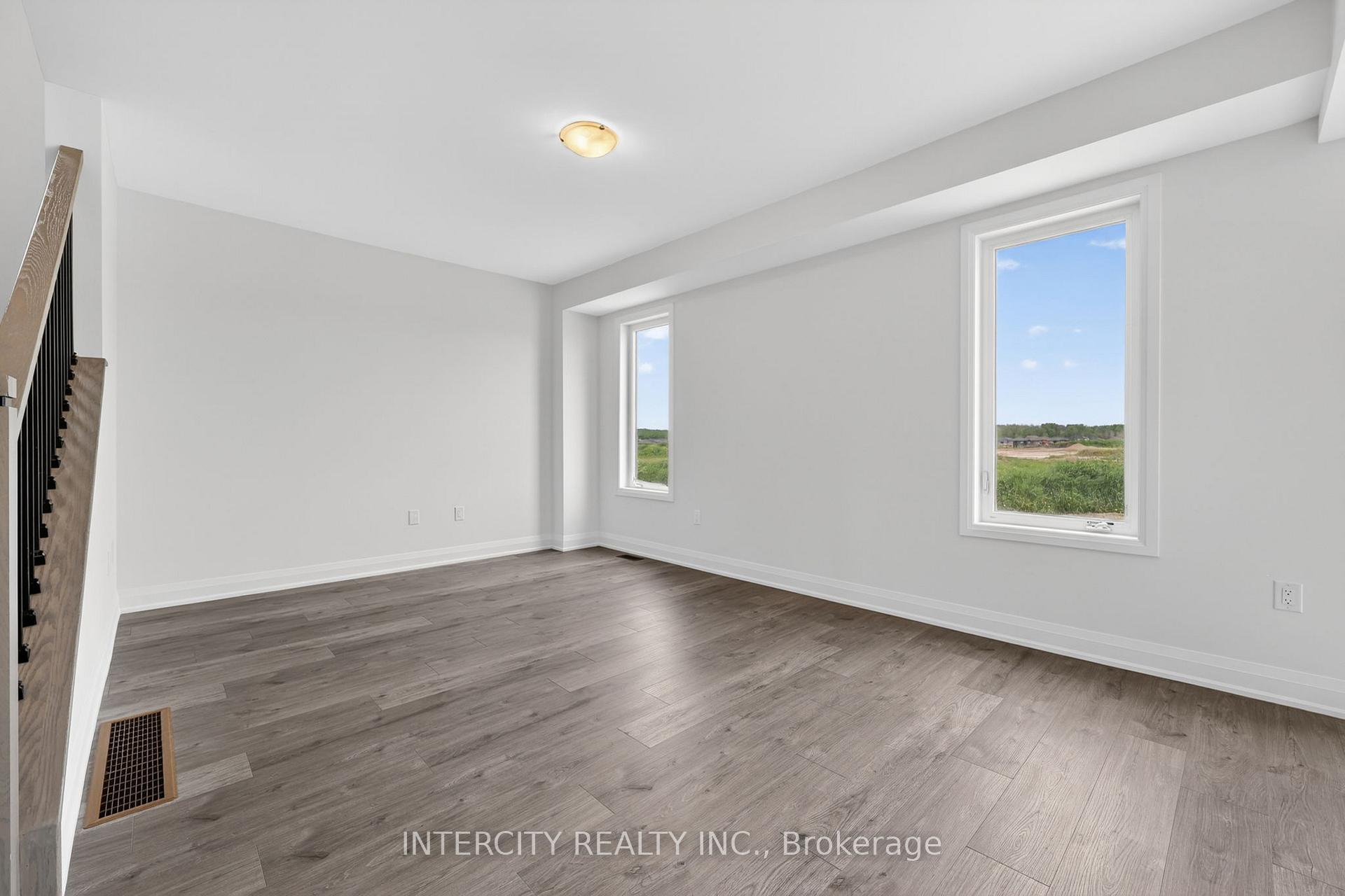 Photo 19 of 26 Legacy Circle, Wasaga Beach — HOMEH