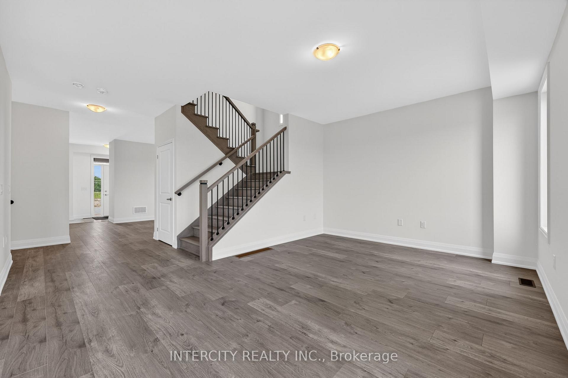 Photo 20 of 26 Legacy Circle, Wasaga Beach — HOMEH