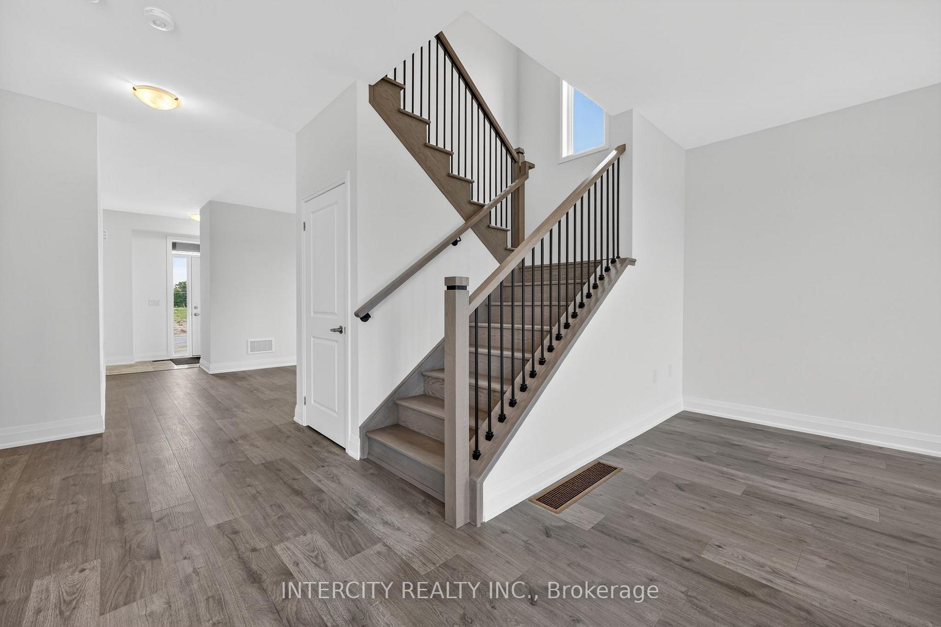 Photo 24 of 26 Legacy Circle, Wasaga Beach — HOMEH