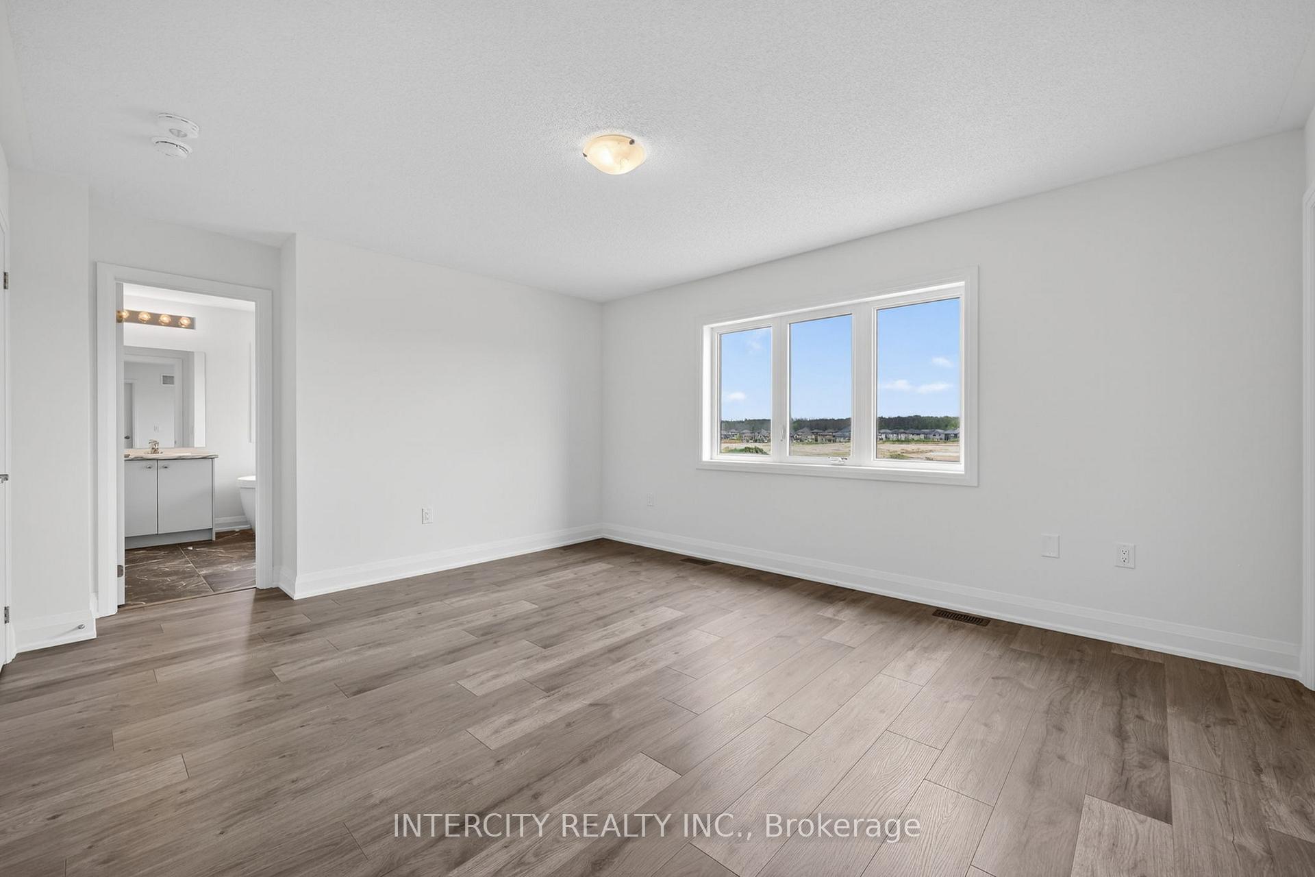 Photo 28 of 26 Legacy Circle, Wasaga Beach — HOMEH