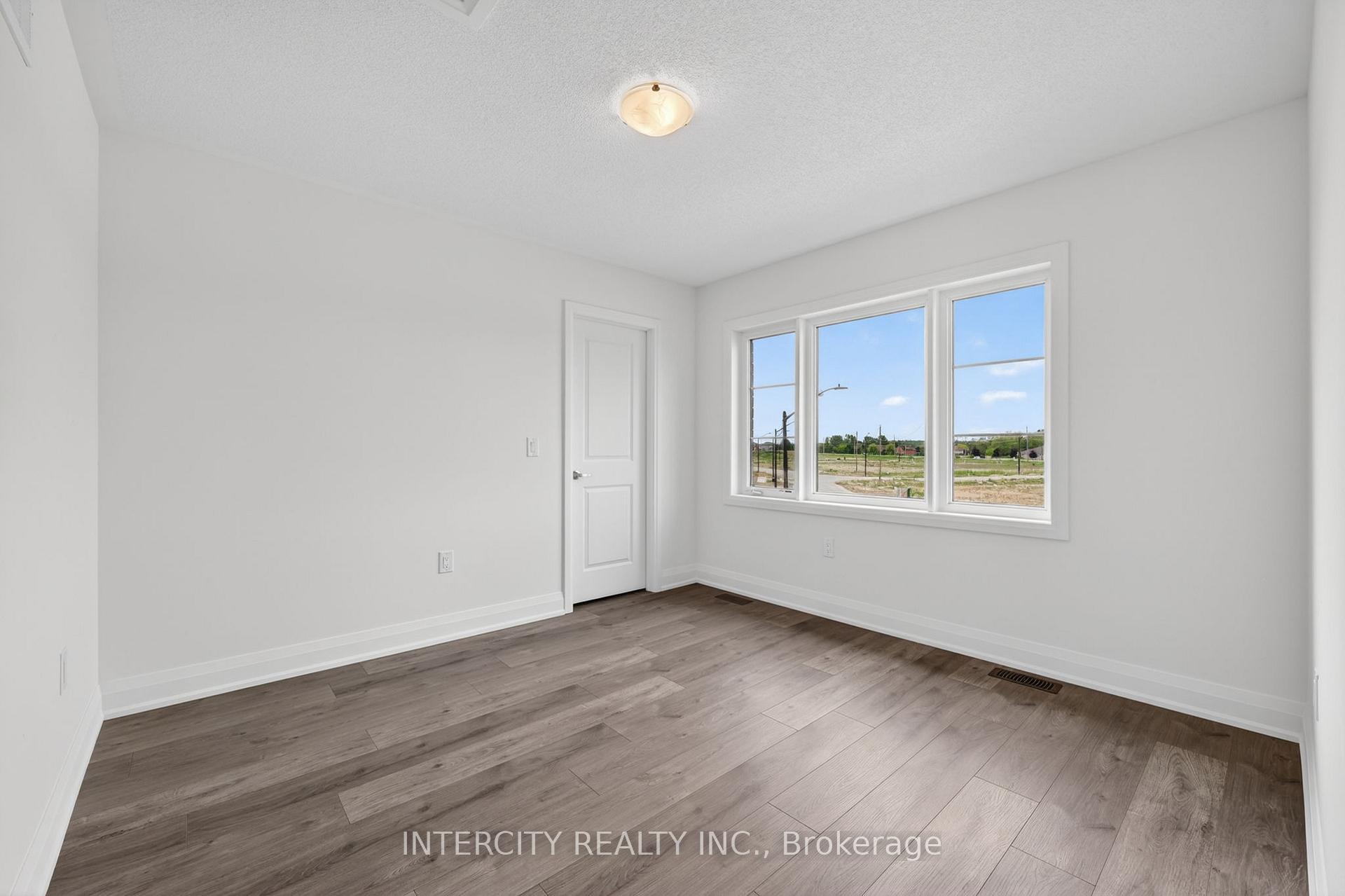 Photo 32 of 26 Legacy Circle, Wasaga Beach — HOMEH