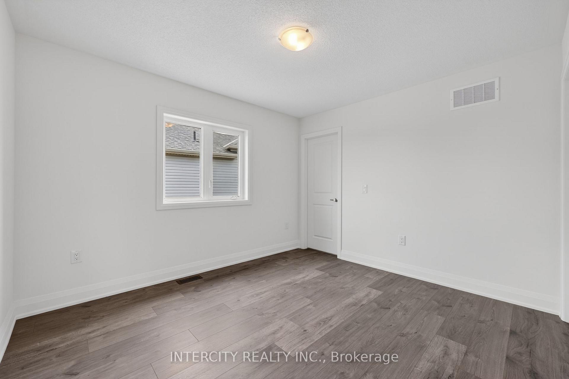 Photo 35 of 26 Legacy Circle, Wasaga Beach — HOMEH