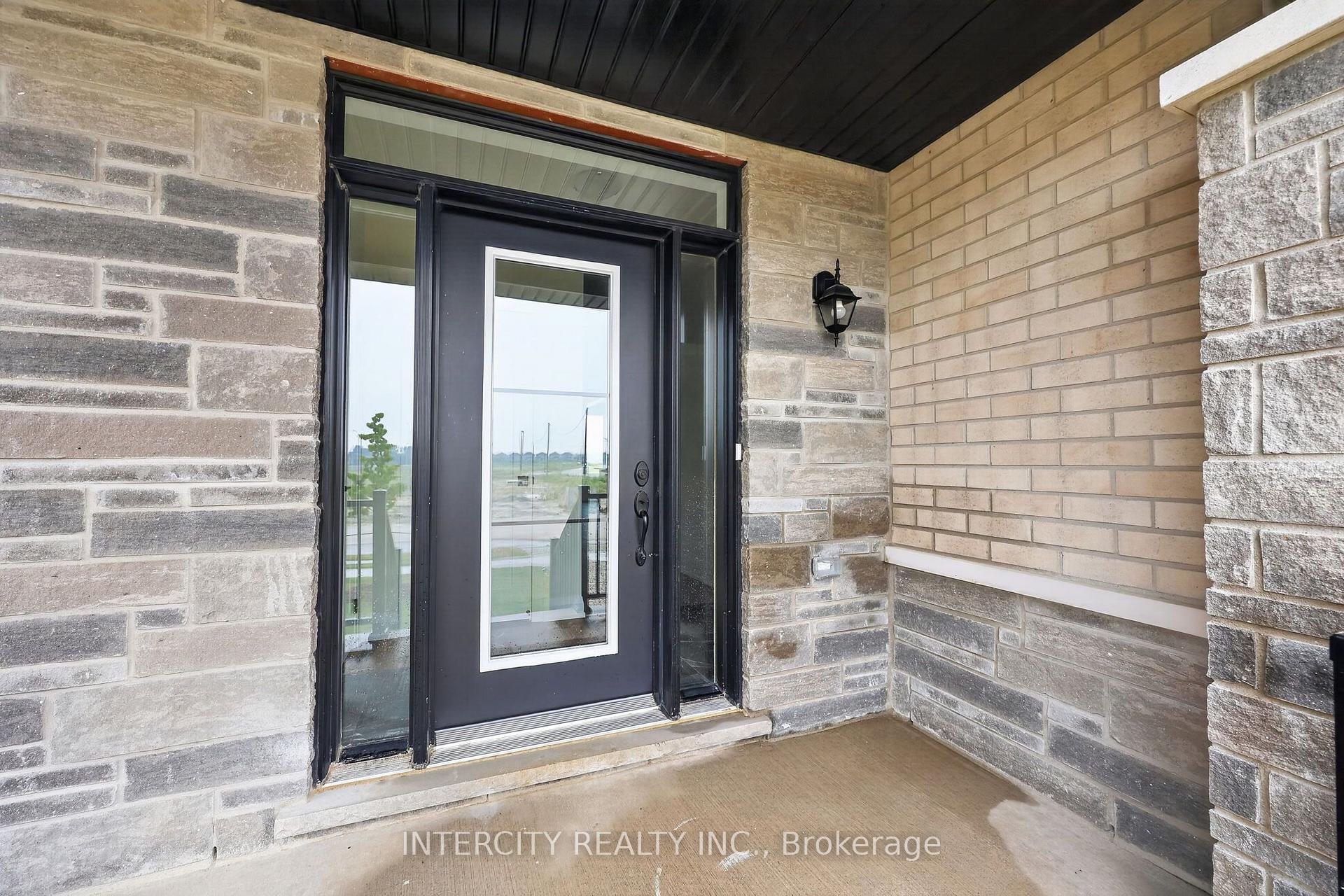 Photo 3 of 30 Legacy Circle, Wasaga Beach — HOMEH