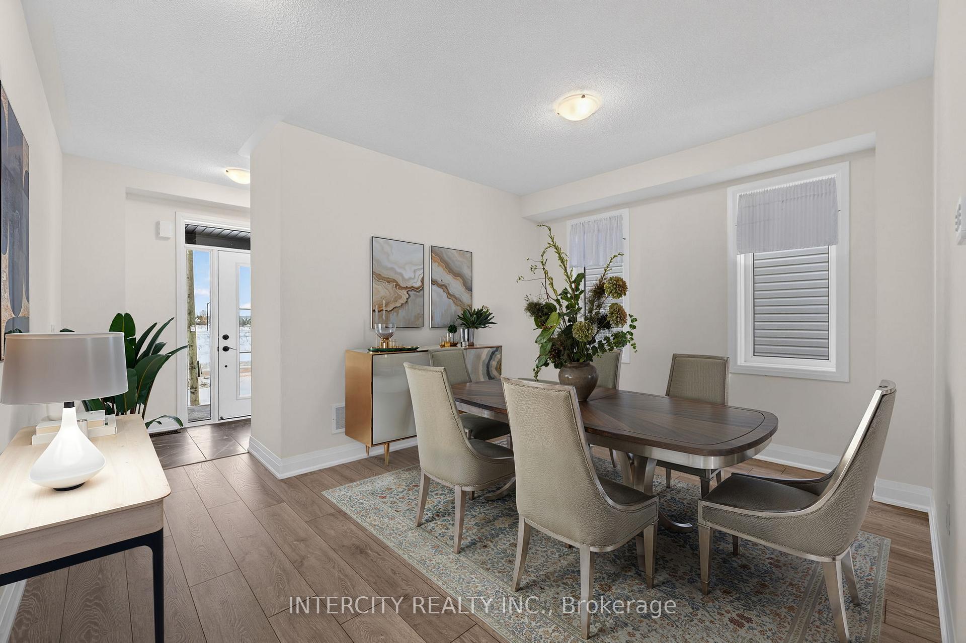 Photo 9 of 30 Legacy Circle, Wasaga Beach — HOMEH