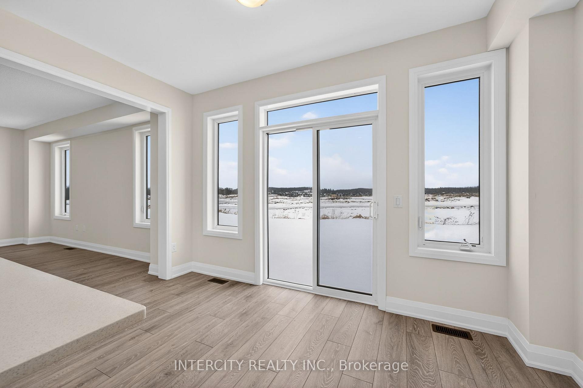 Photo 20 of 30 Legacy Circle, Wasaga Beach — HOMEH