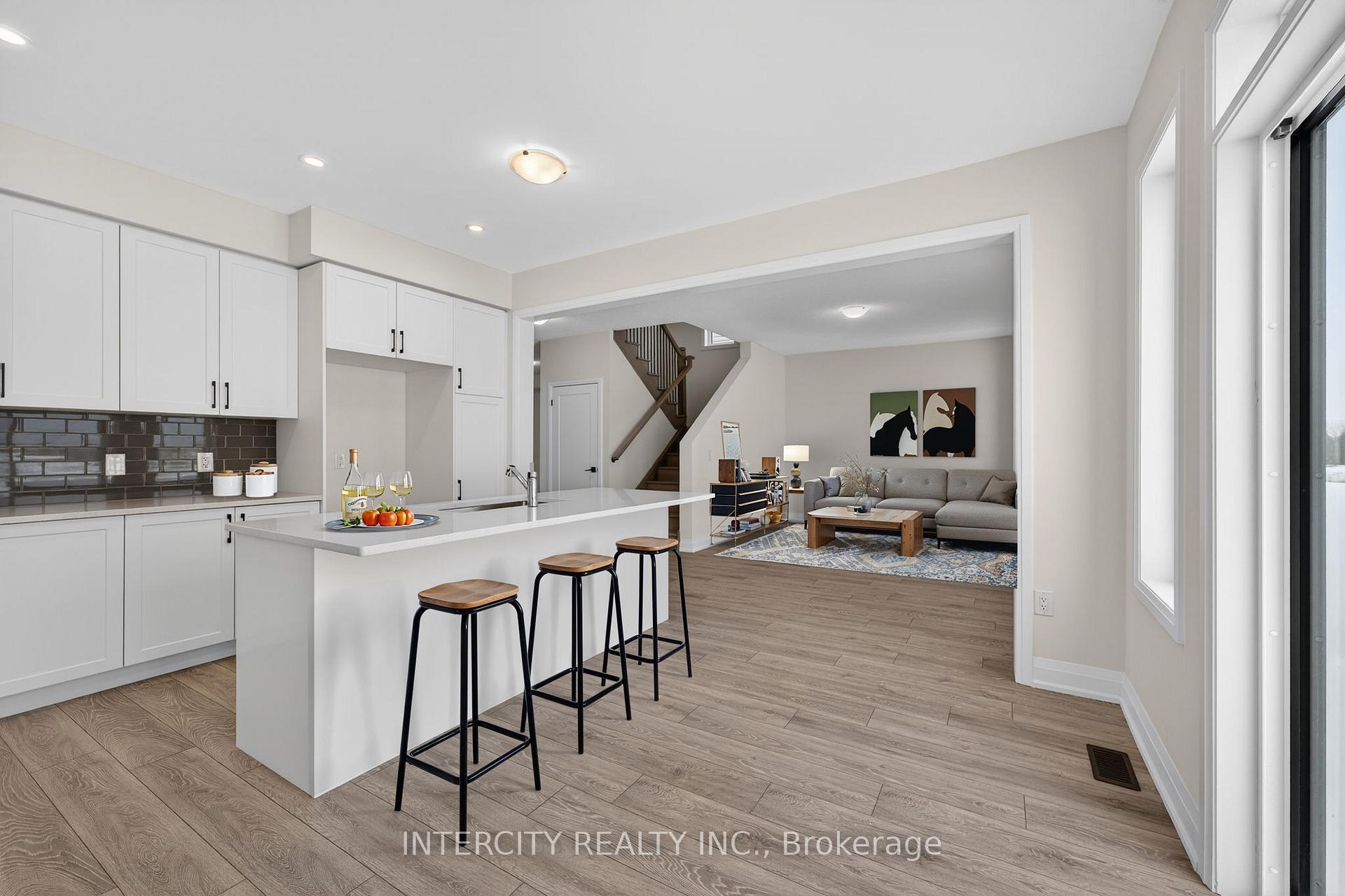 Photo 22 of 30 Legacy Circle, Wasaga Beach — HOMEH