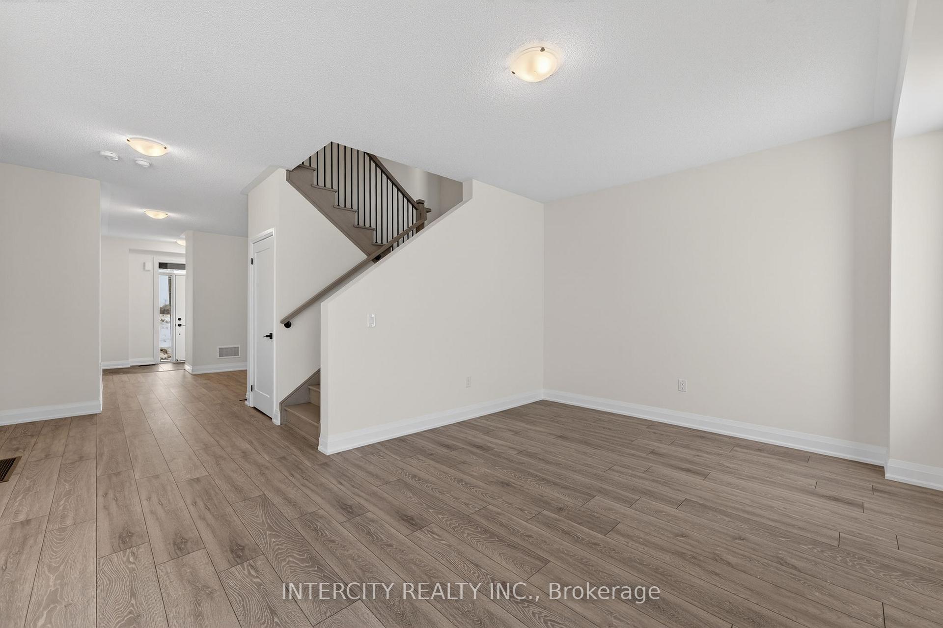 Photo 26 of 30 Legacy Circle, Wasaga Beach — HOMEH