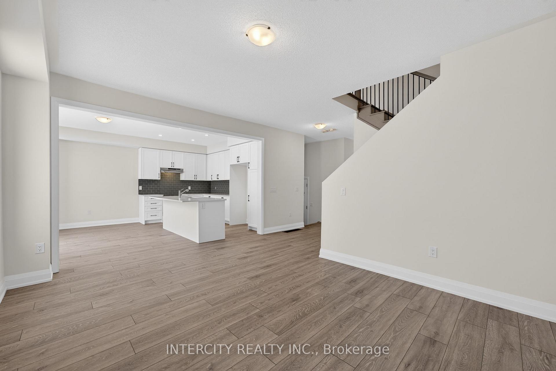 Photo 27 of 30 Legacy Circle, Wasaga Beach — HOMEH