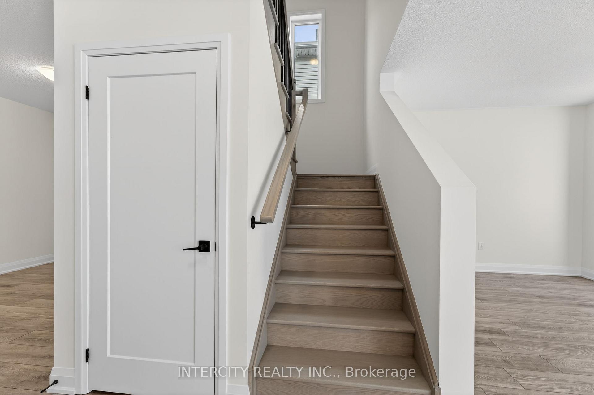 Photo 30 of 30 Legacy Circle, Wasaga Beach — HOMEH