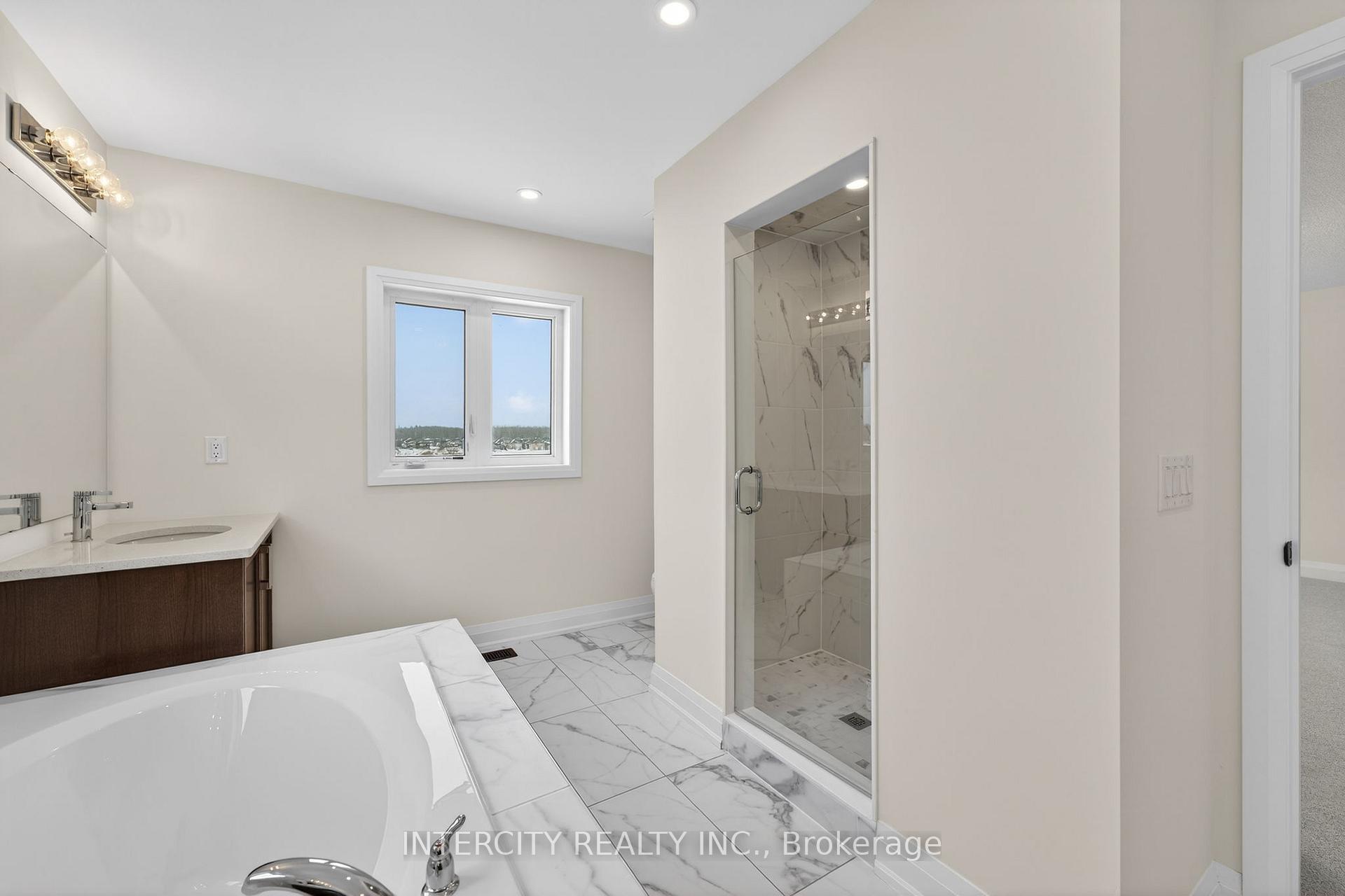 Photo 38 of 30 Legacy Circle, Wasaga Beach — HOMEH